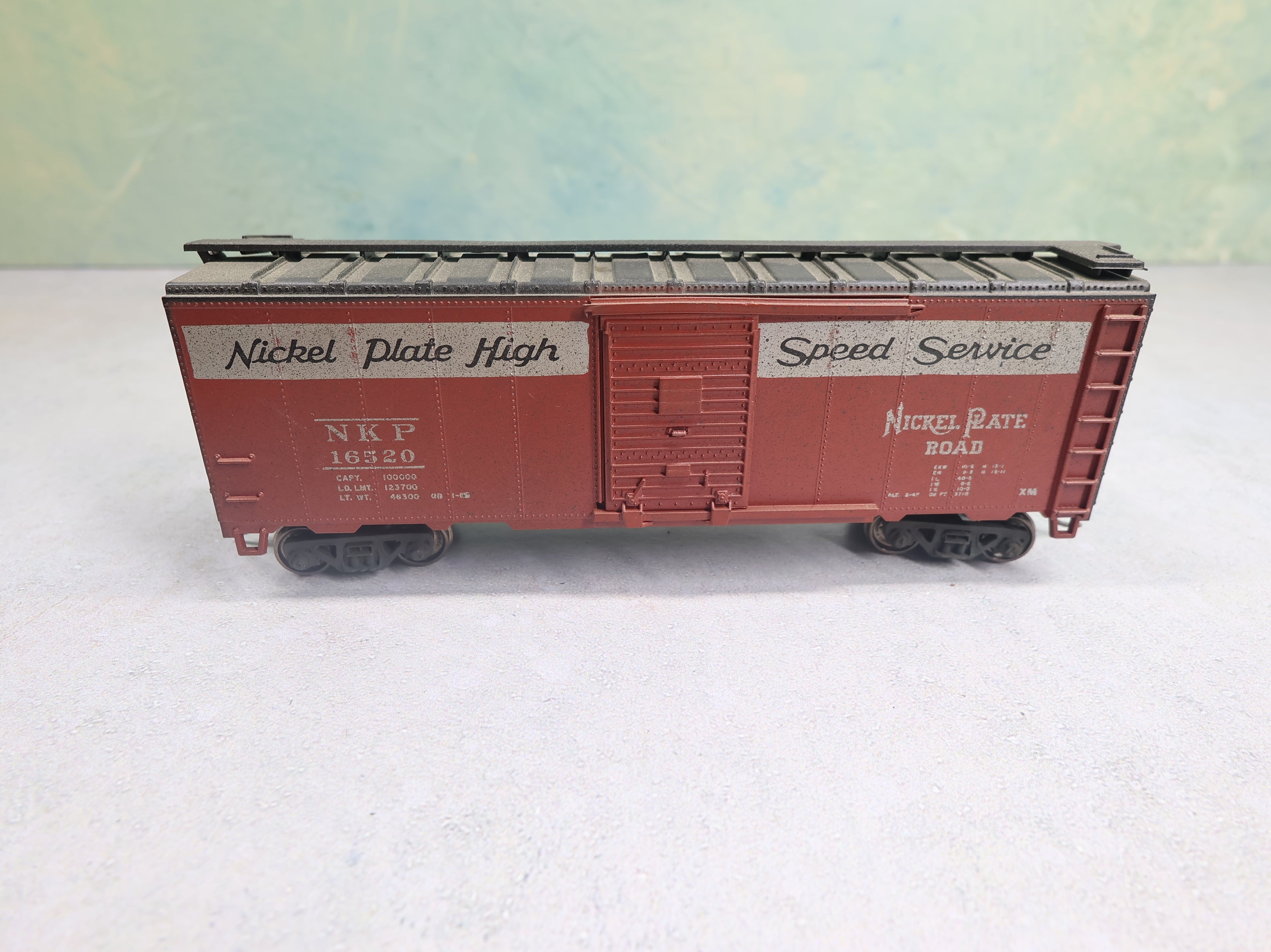 USED Athearn HO Scale 40' Box Car Nickel Plate Road NKP #16520 Weathered