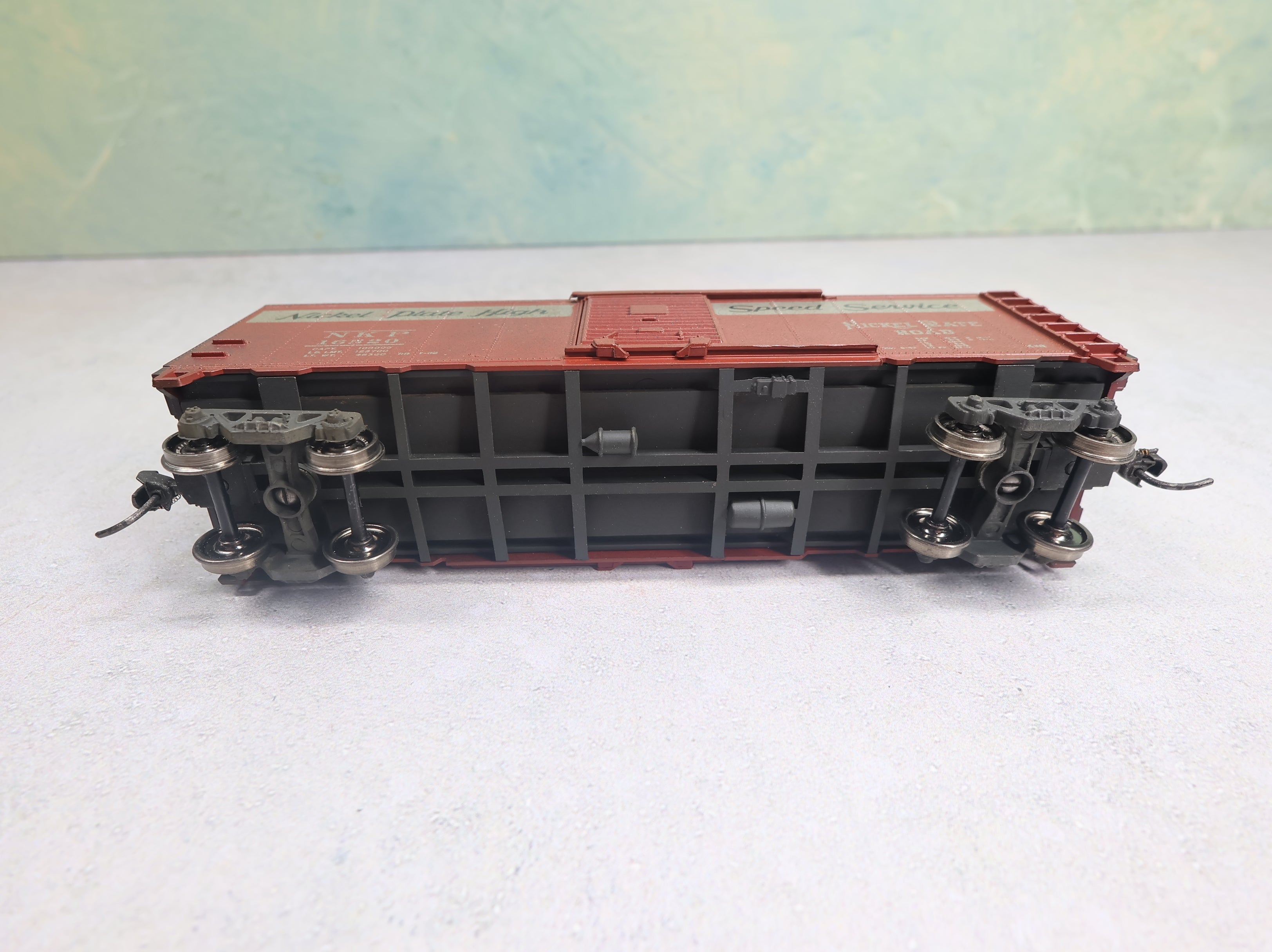 USED Athearn HO Scale 40' Box Car Nickel Plate Road NKP #16520 Weathered