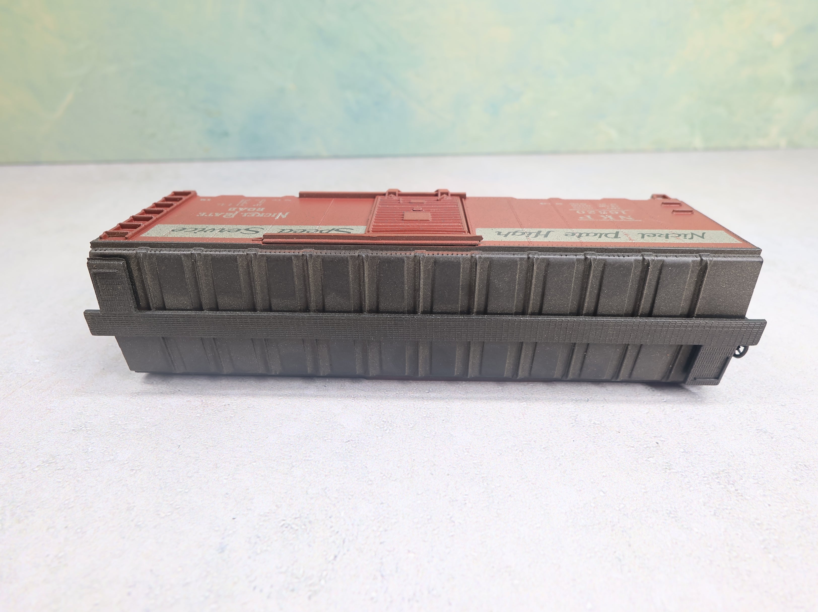 USED Athearn HO Scale 40' Box Car Nickel Plate Road NKP #16520 Weathered