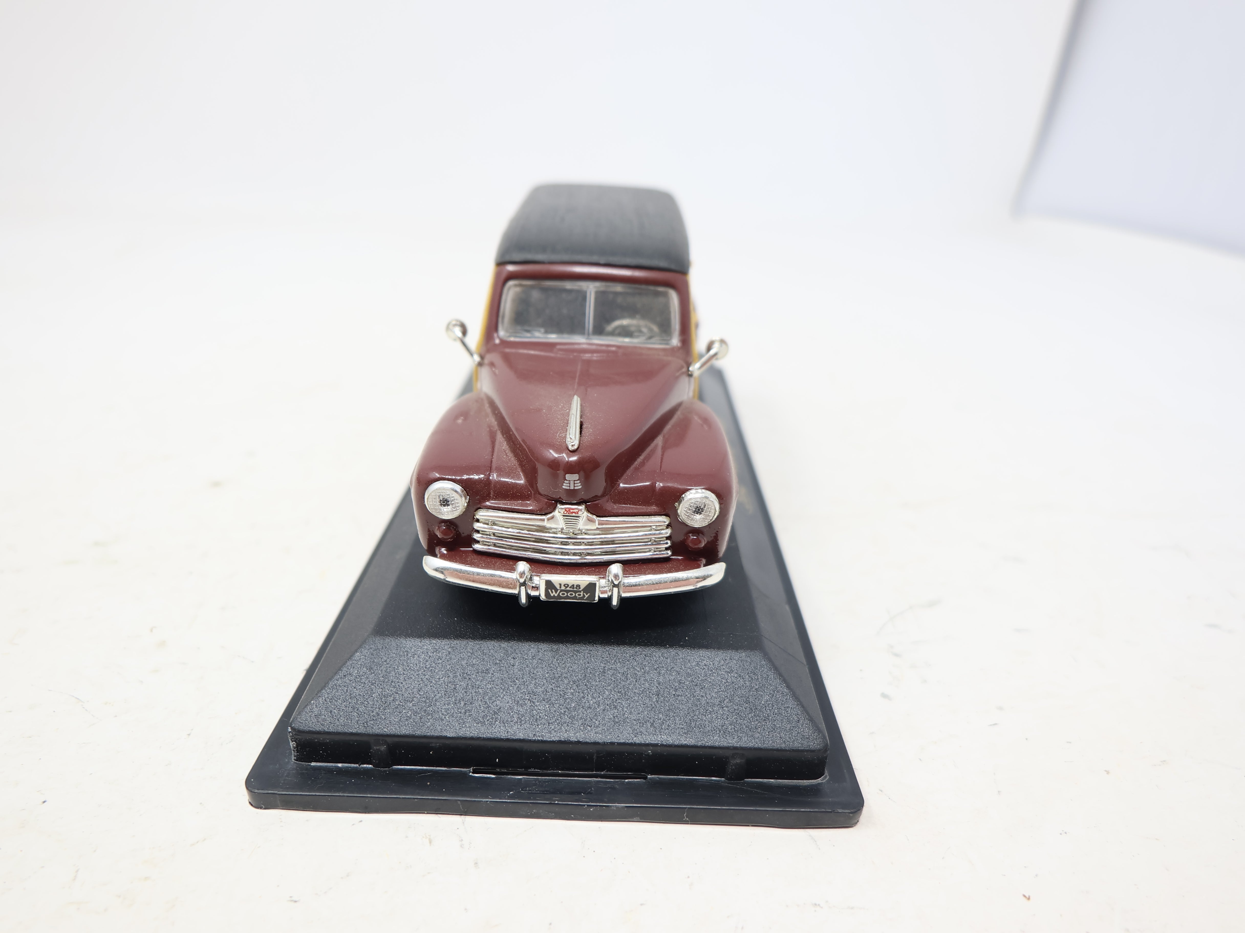 USED Yatming 94251 , 1:43 Scale Die-Cast 1948 Ford Woody Car