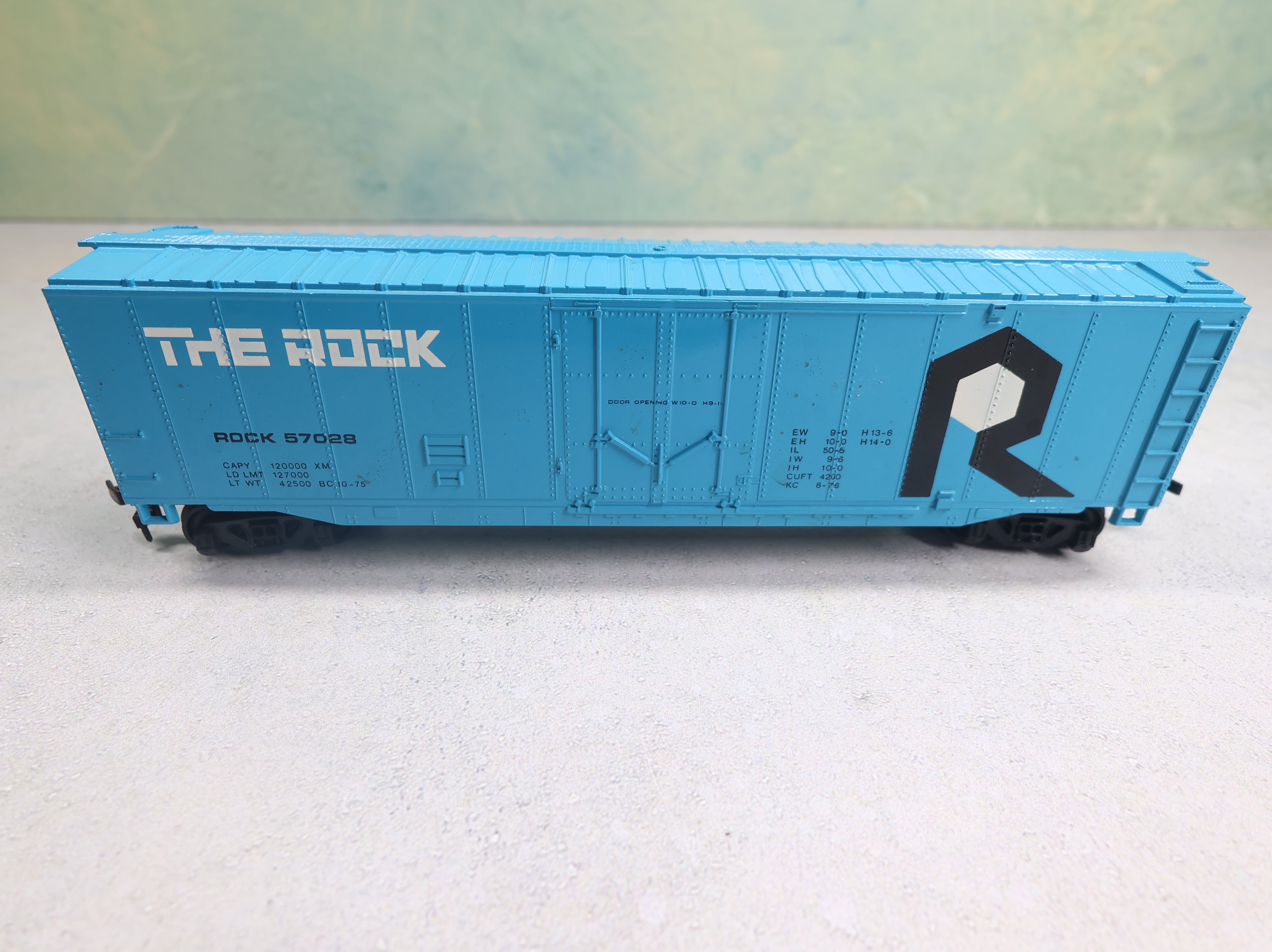 USED Bachmann HO Scale 50' Box Car Rock Island #57028