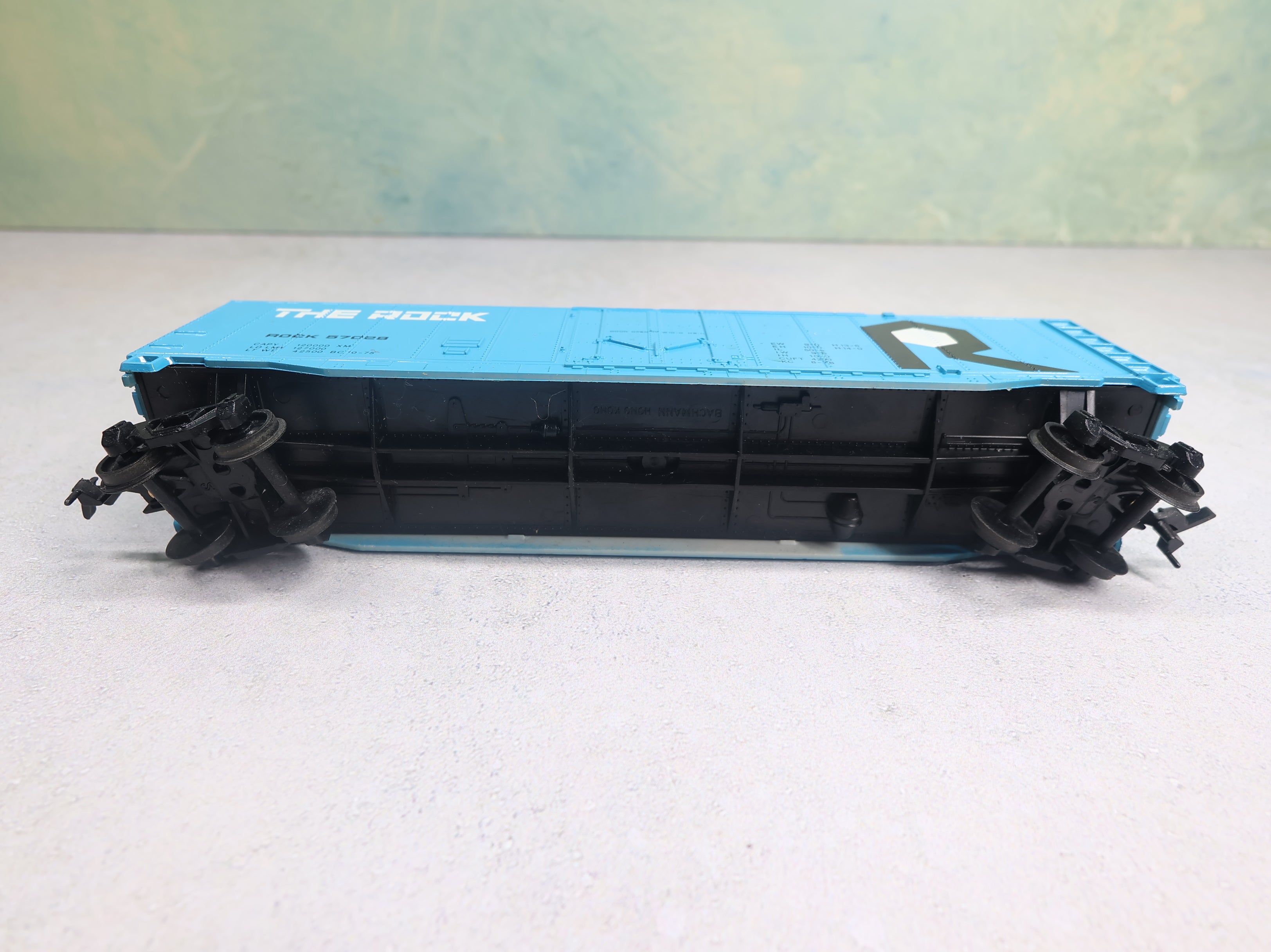 USED Bachmann HO Scale 50' Box Car Rock Island #57028