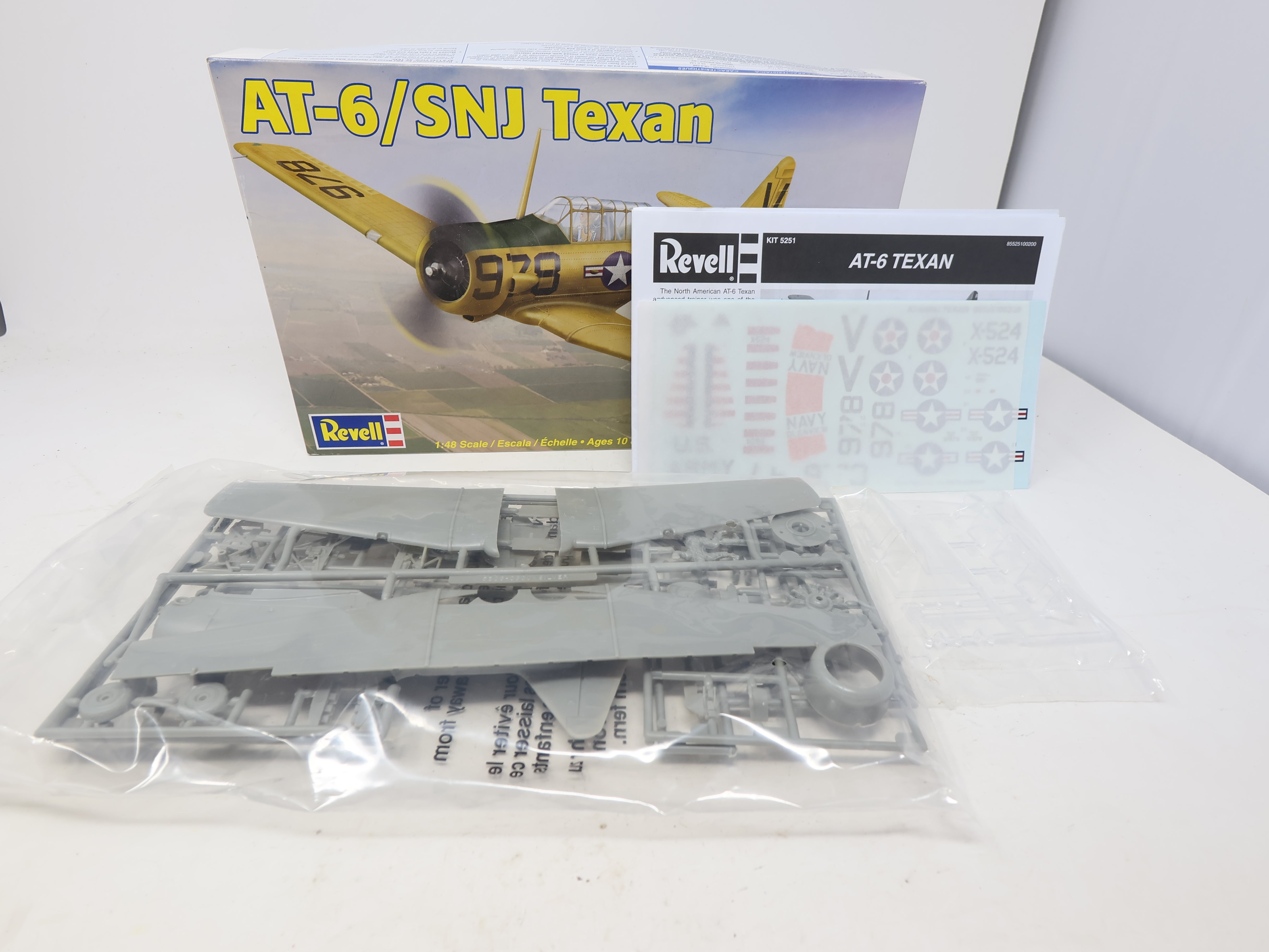 USED REVELL 85-5251 , 1:48 Scale AT-6/SNJ Texan Plane - Skill Level 2 - Open Box (KIT)