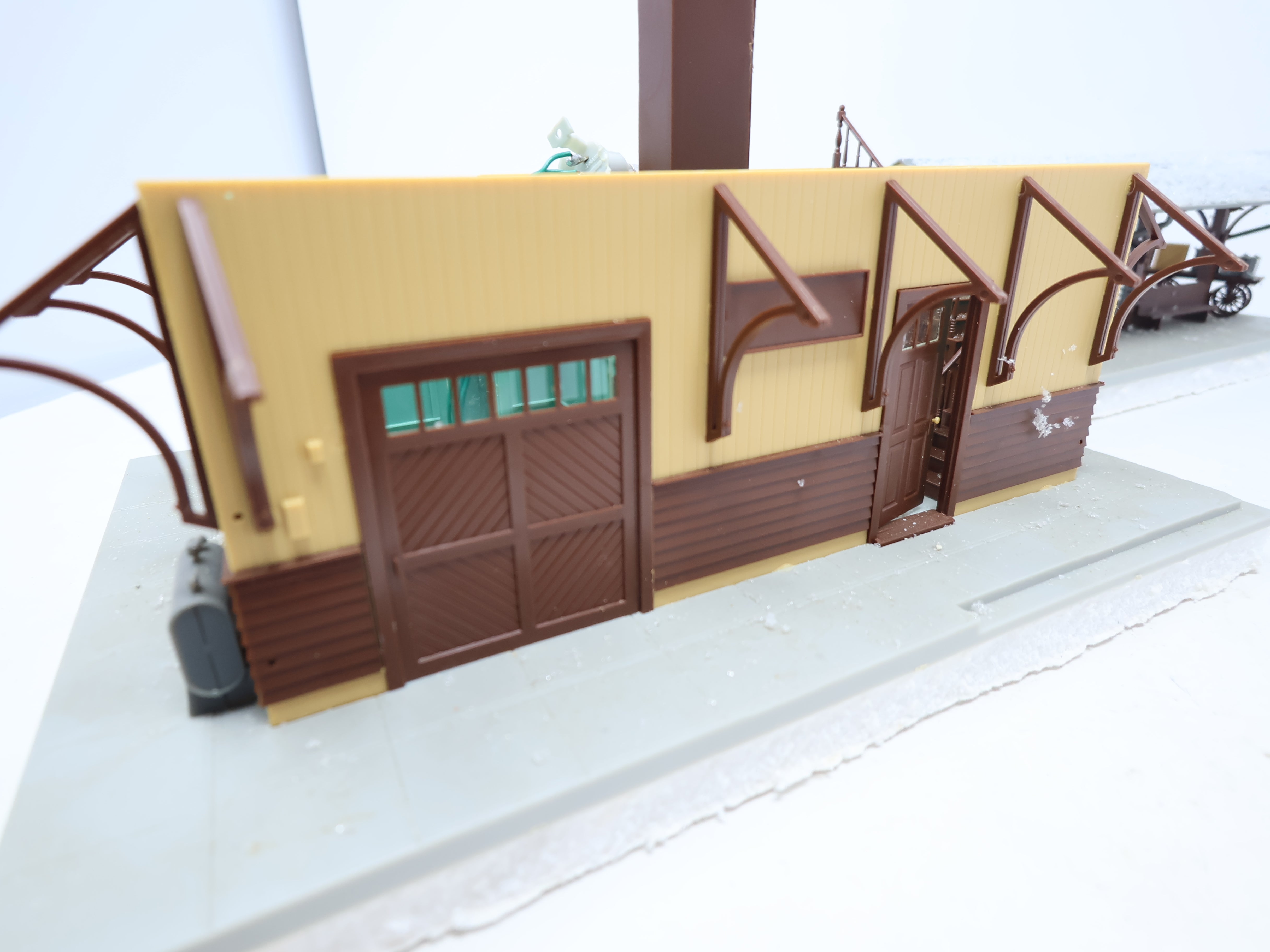 USED O, Custom Passenger Station w/ Figures and Snow