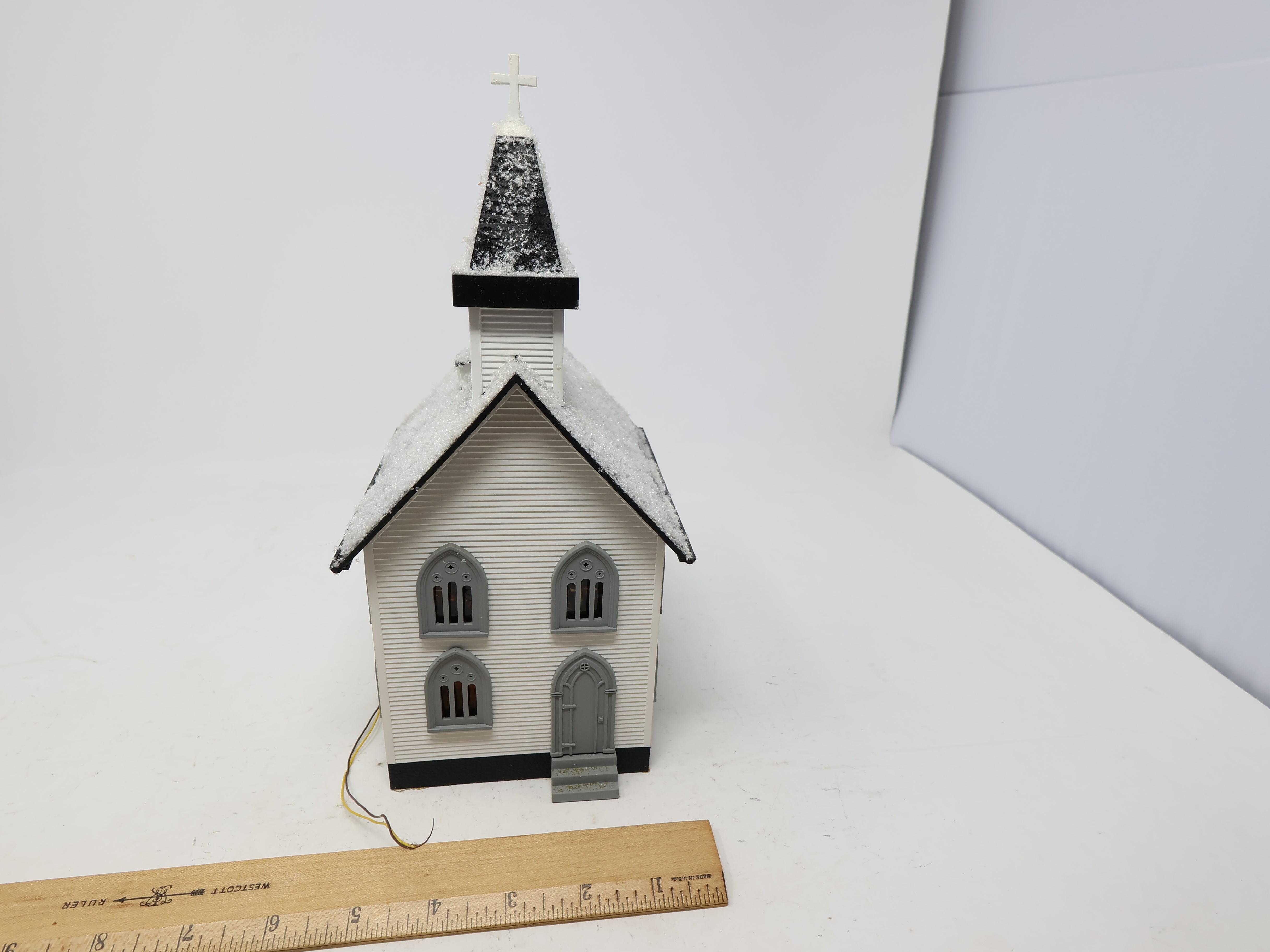 USED O, Custom Church w/ Snow