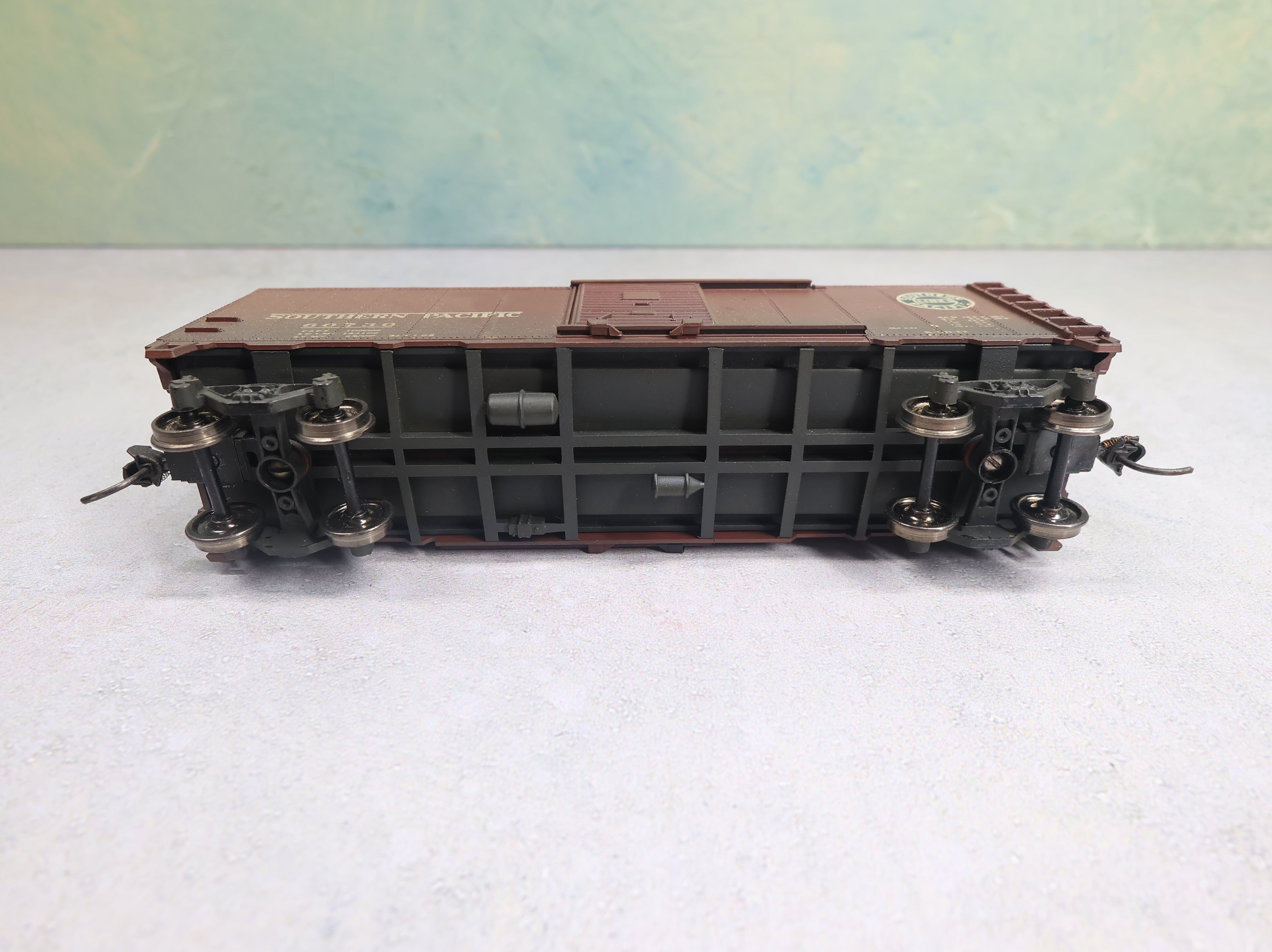 USED Athearn HO Scale 40' Box Car Southern Pacific #60730 Weathered