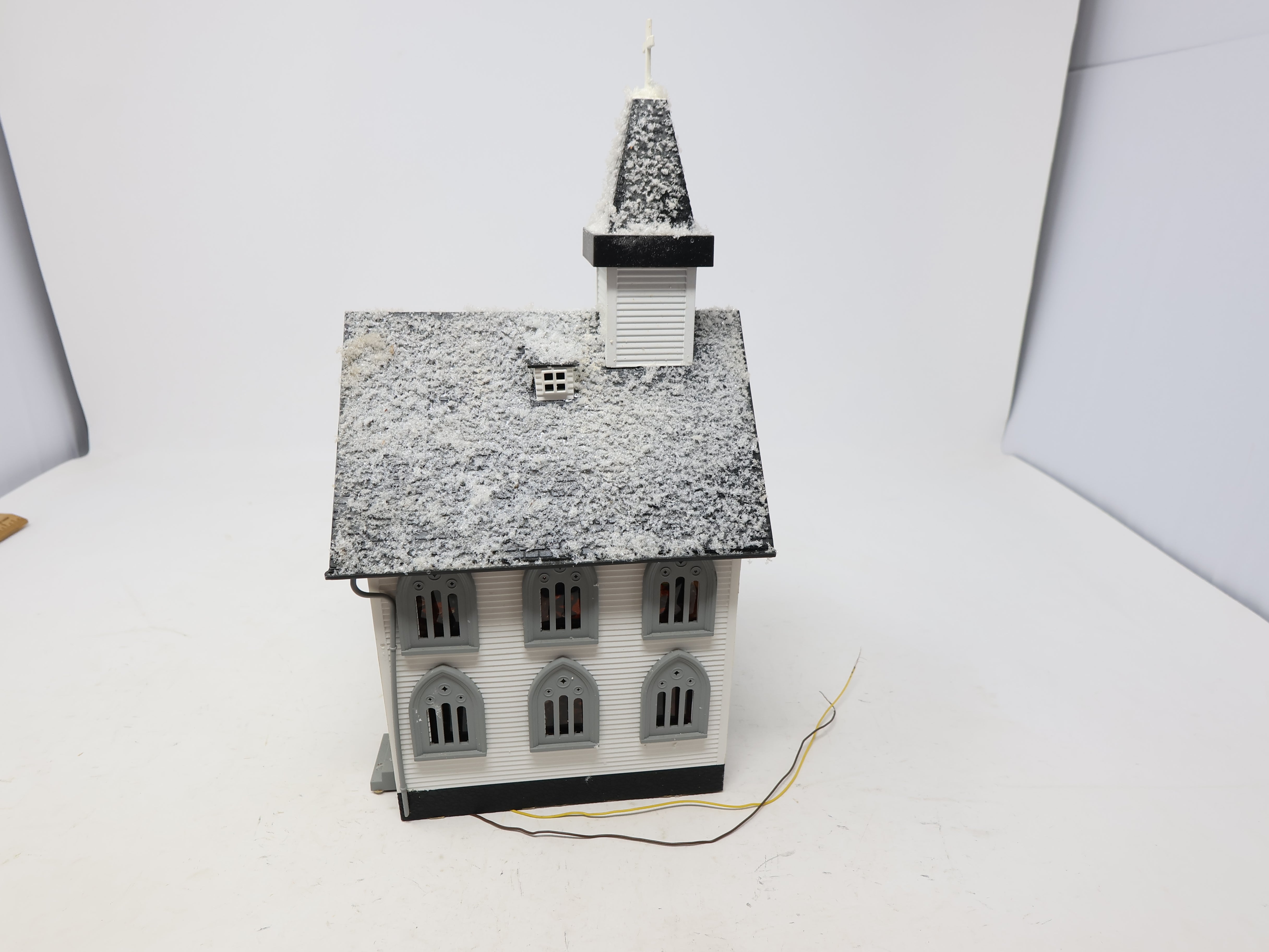 USED O, Custom Church w/ Snow