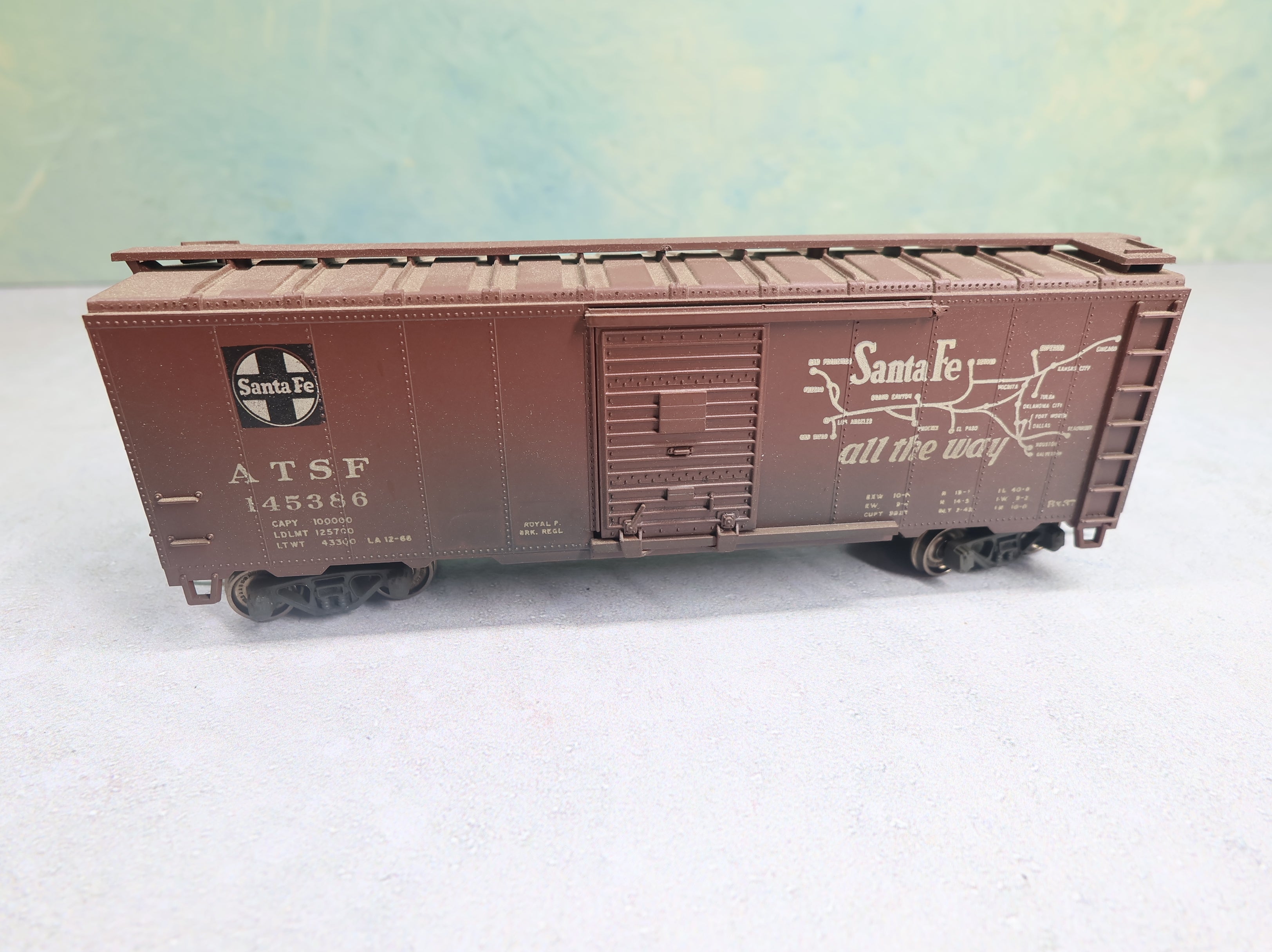 USED Athearn HO Scale 40' Box Car Santa Fe ATSF #145386 Weathered