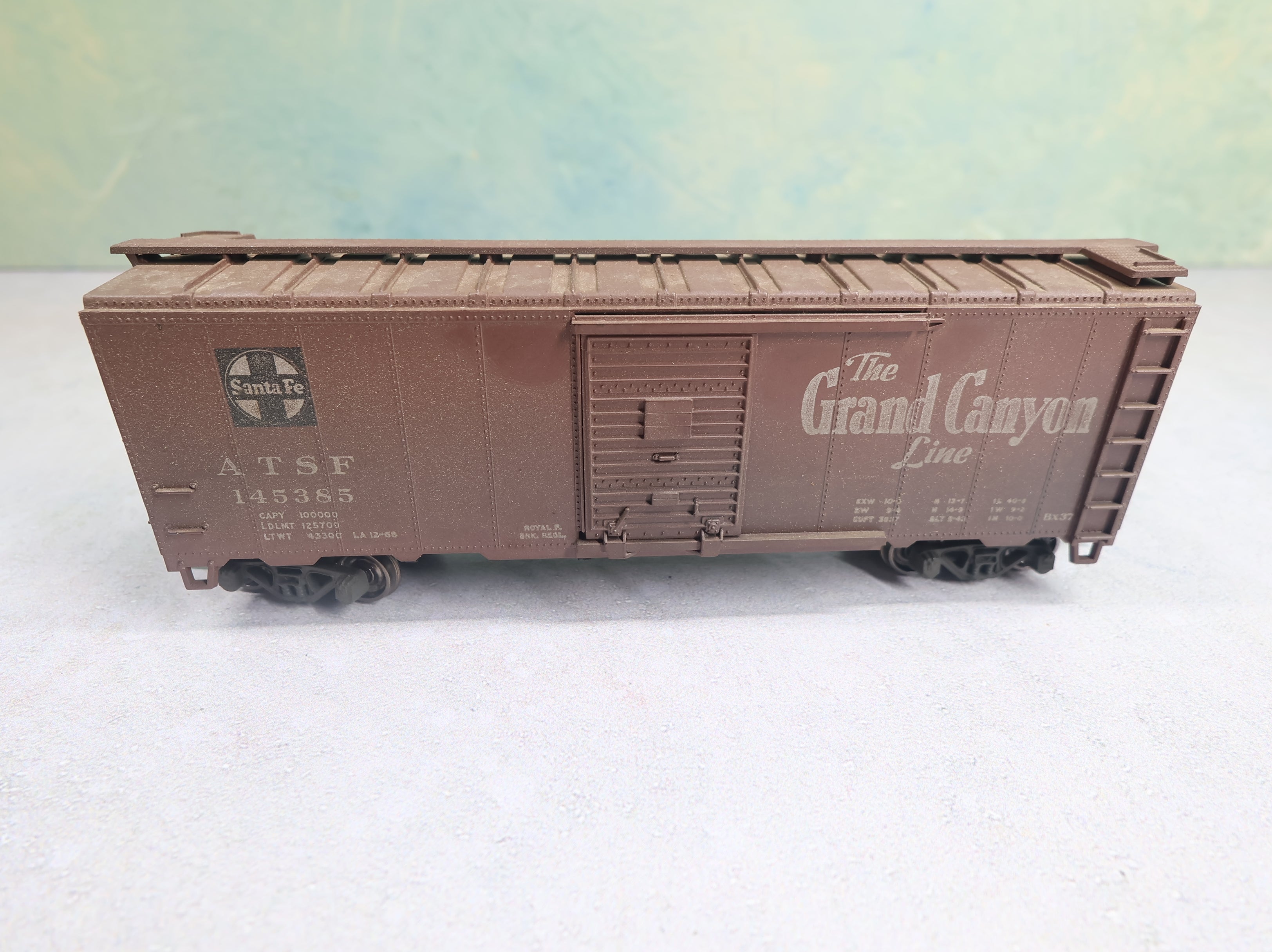 USED Athearn HO Scale 40' Box Car Santa Fe ATSF #145385 Weathered