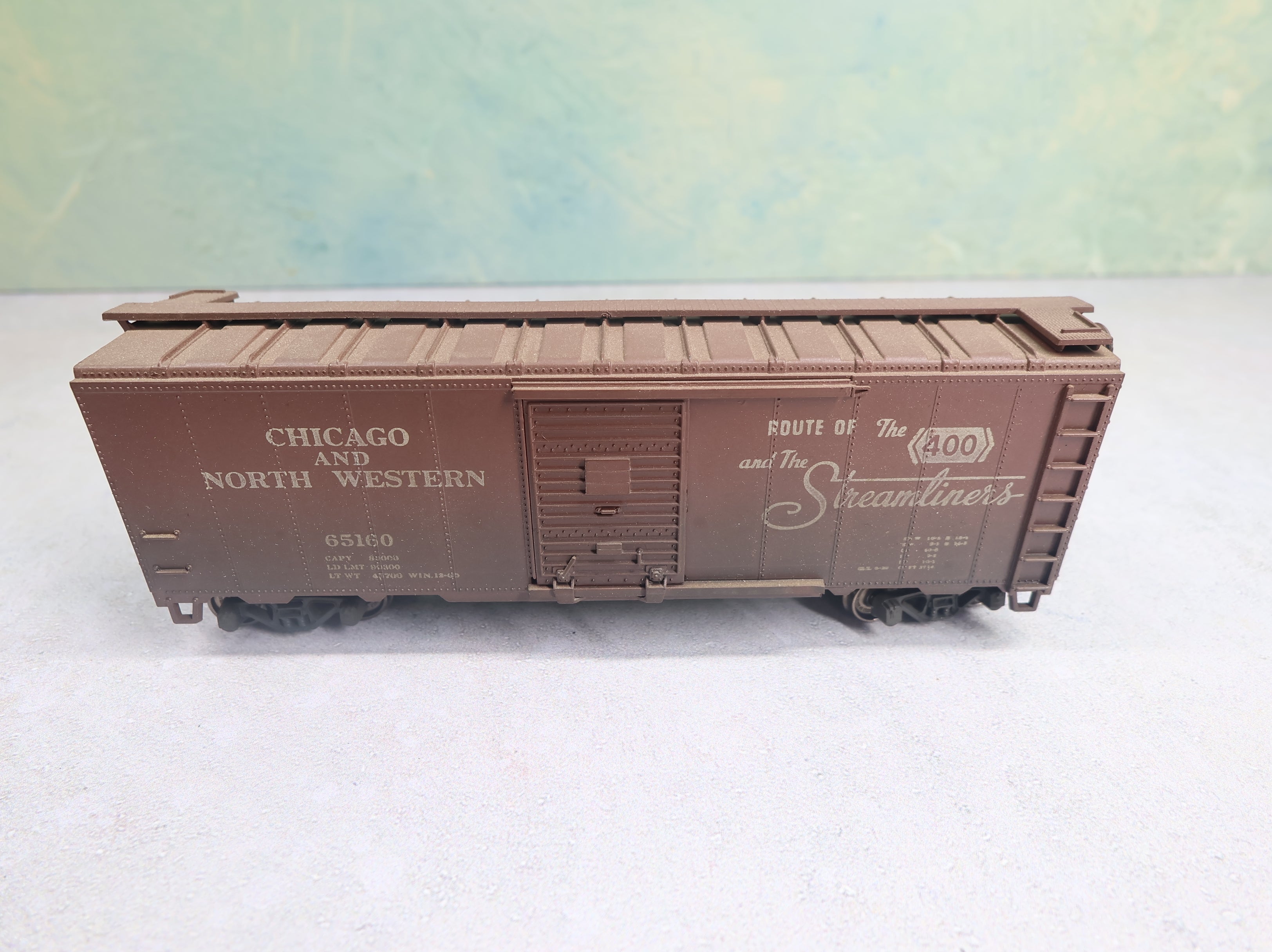 USED Athearn HO Scale 40' Box Car Chicago & North Western #65160 Weathered