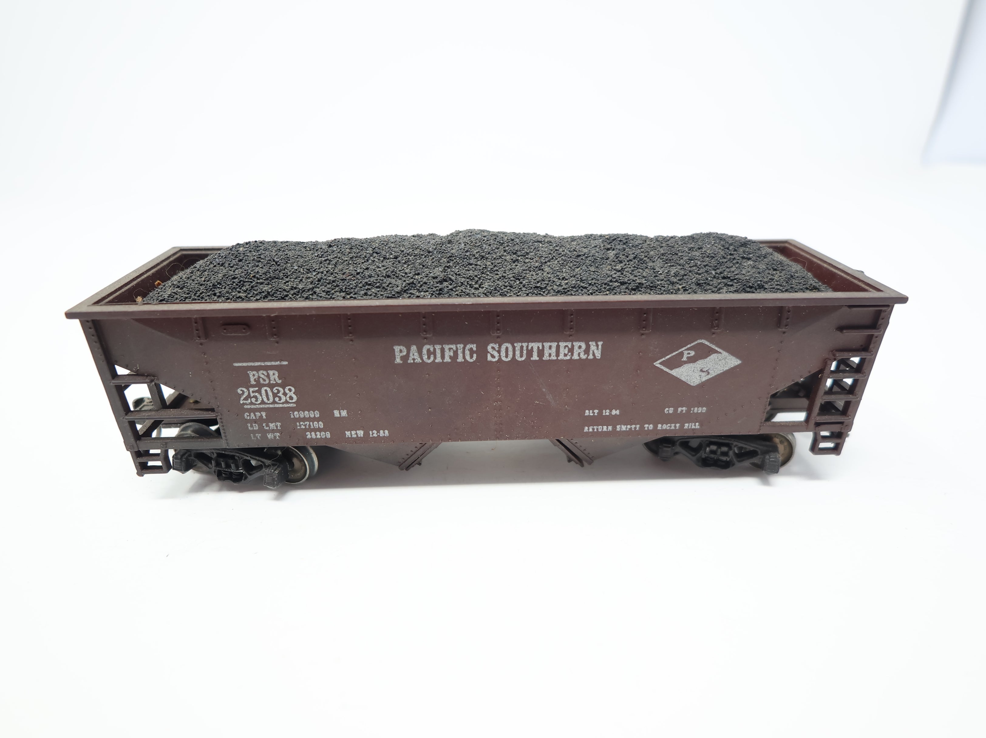 USED HO Scale 2 Bay Hopper w/ Coal Load Pacific Southern PSR #25038 Weathered