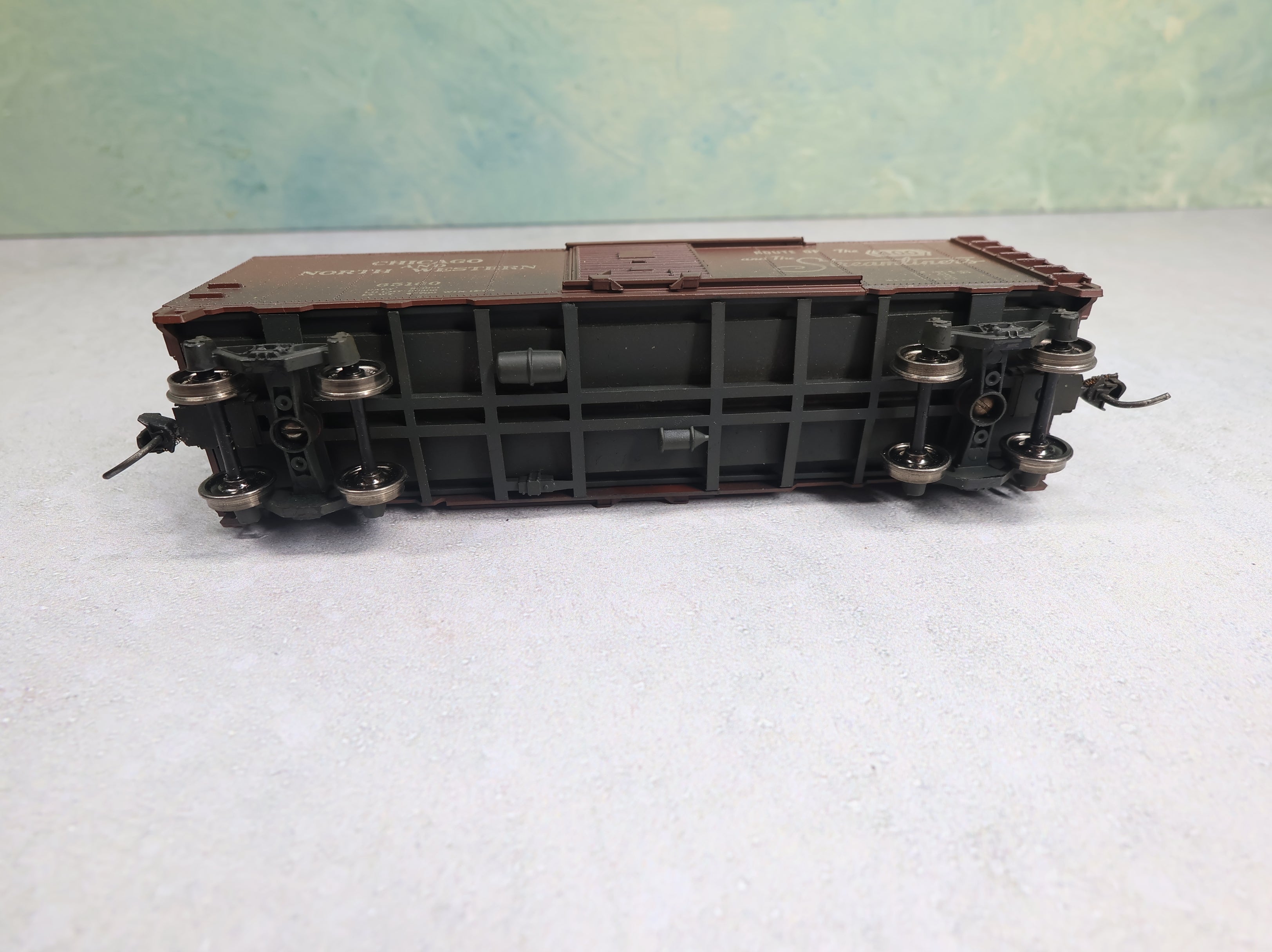 USED Athearn HO Scale 40' Box Car Chicago & North Western #65160 Weathered