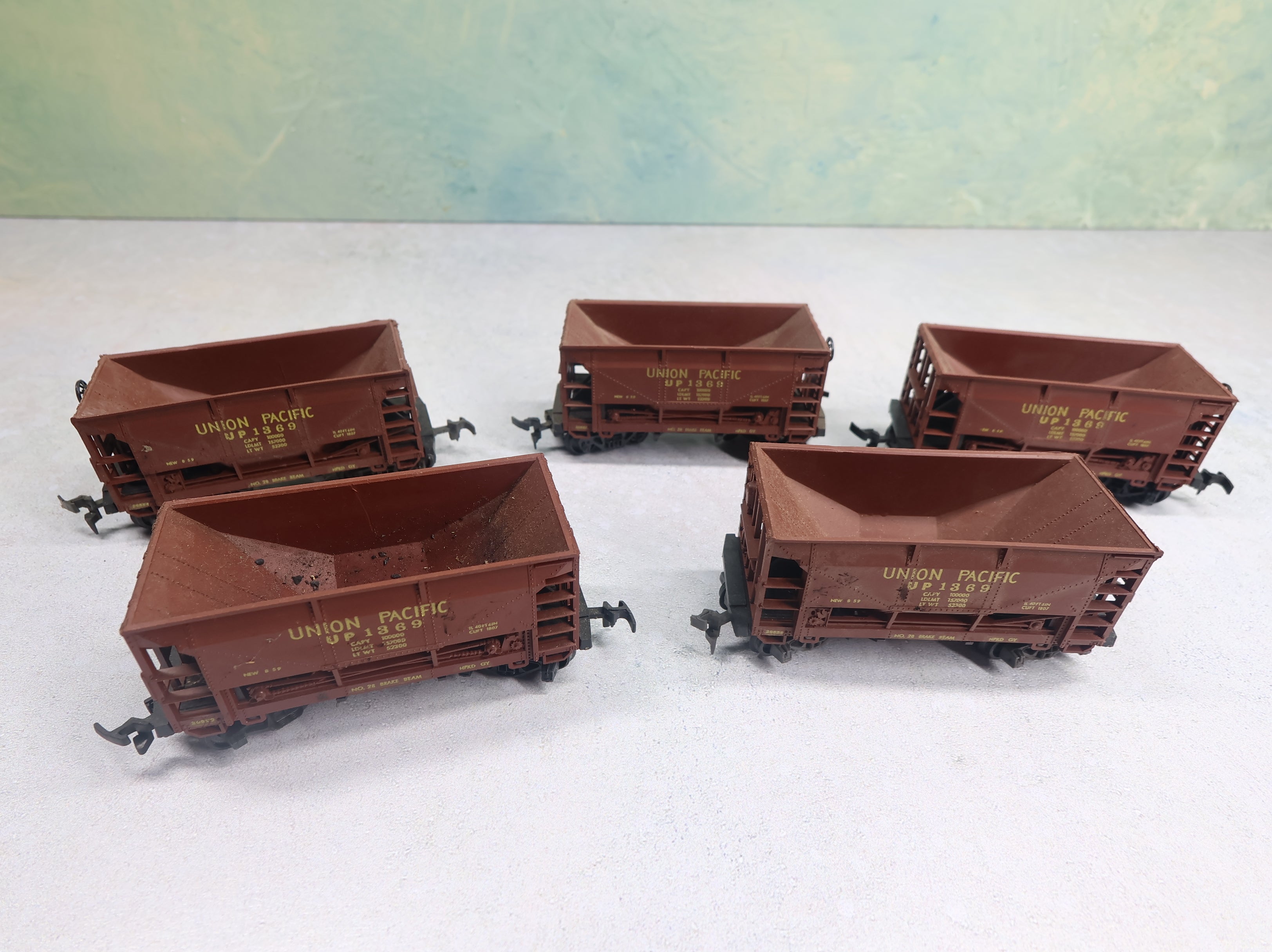 USED AHM HO Scale Ore Car Union Pacific UP #1369 (5 pcs)