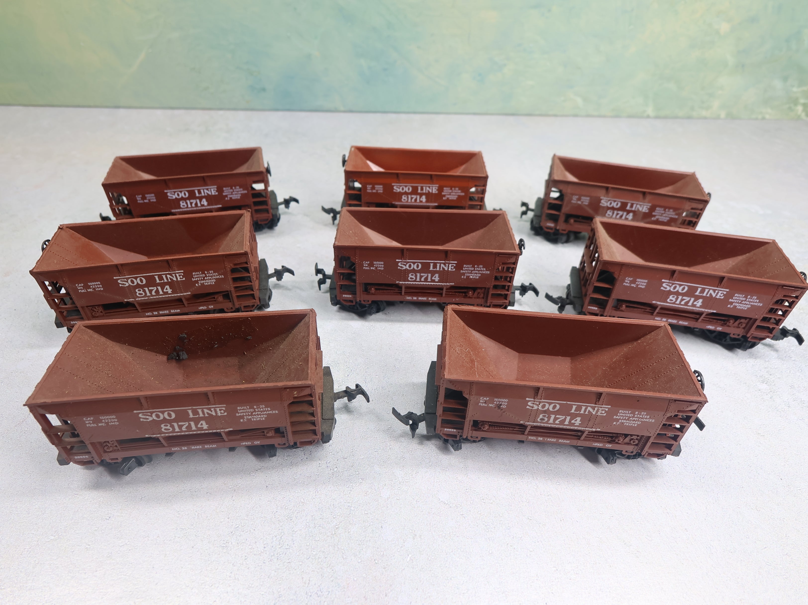 USED AHM HO Scale Ore Car SOO Line #81714 (8 pcs)