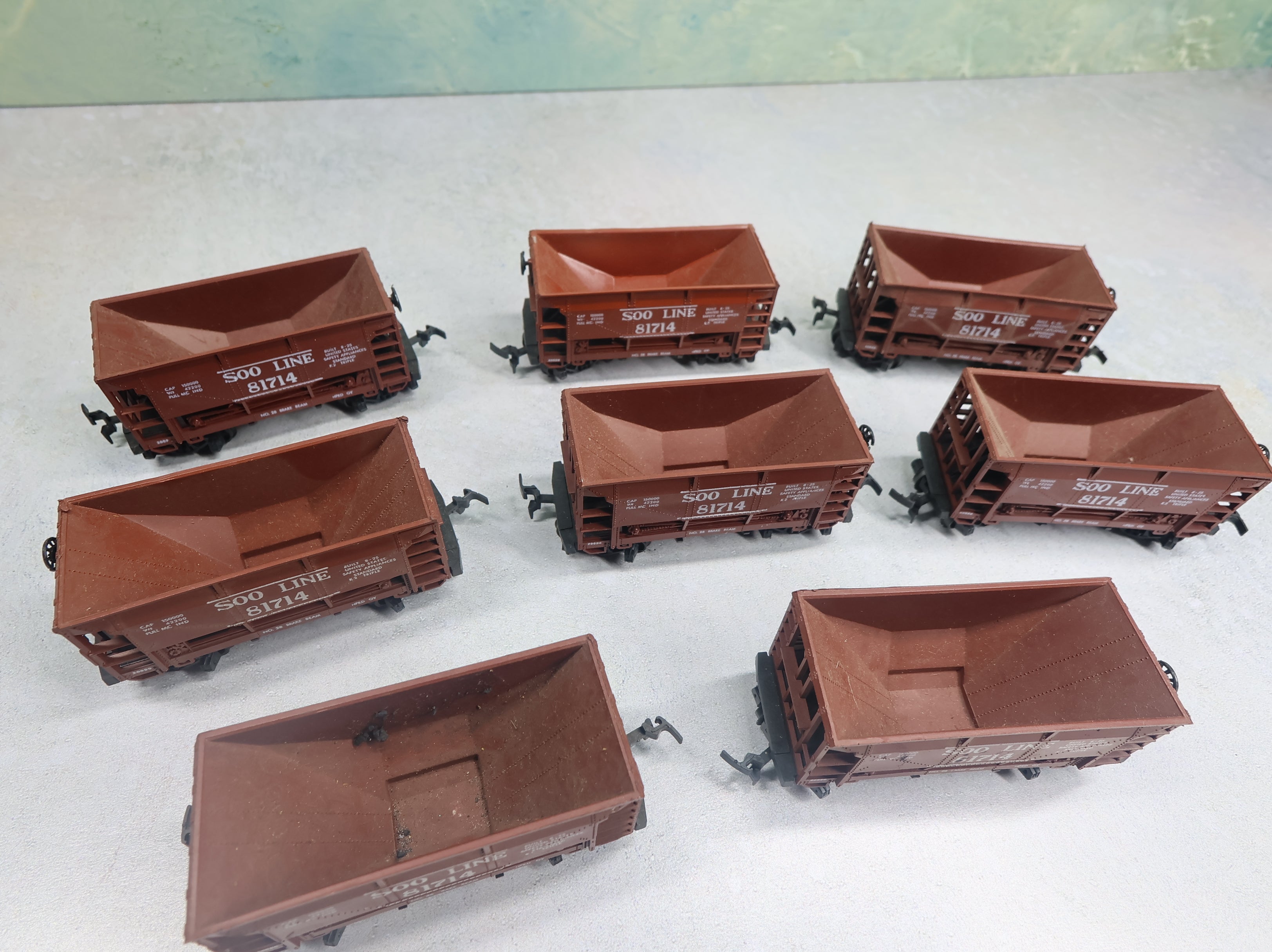 USED AHM HO Scale Ore Car SOO Line #81714 (8 pcs)