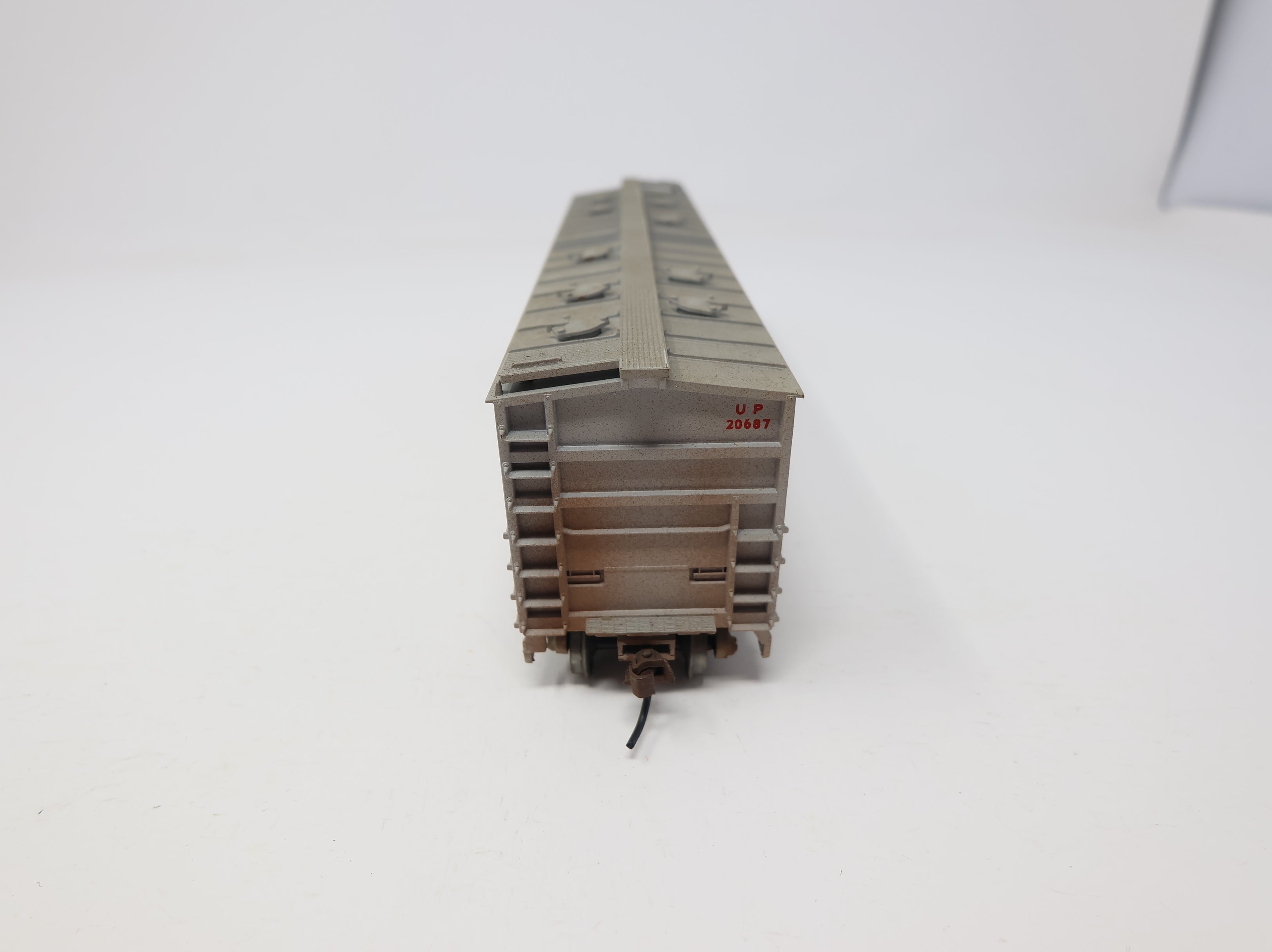 USED Walthers HO Scale 50' Airslide Covered Hopper Union Pacific UP #20687 Weathered