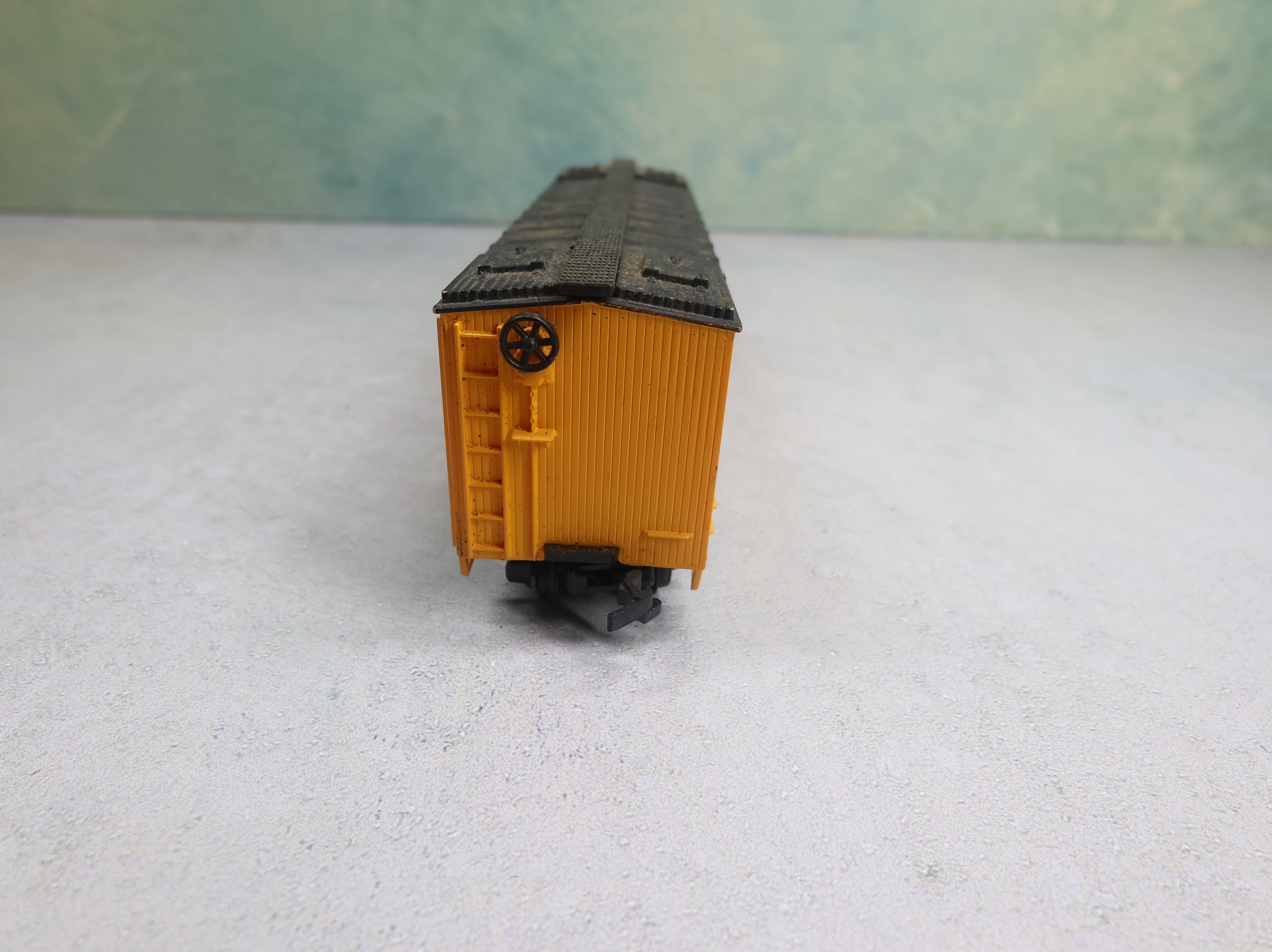 USED AHM HO Scale 40' Wooden Reefer Box Car Morrell MORX #9204