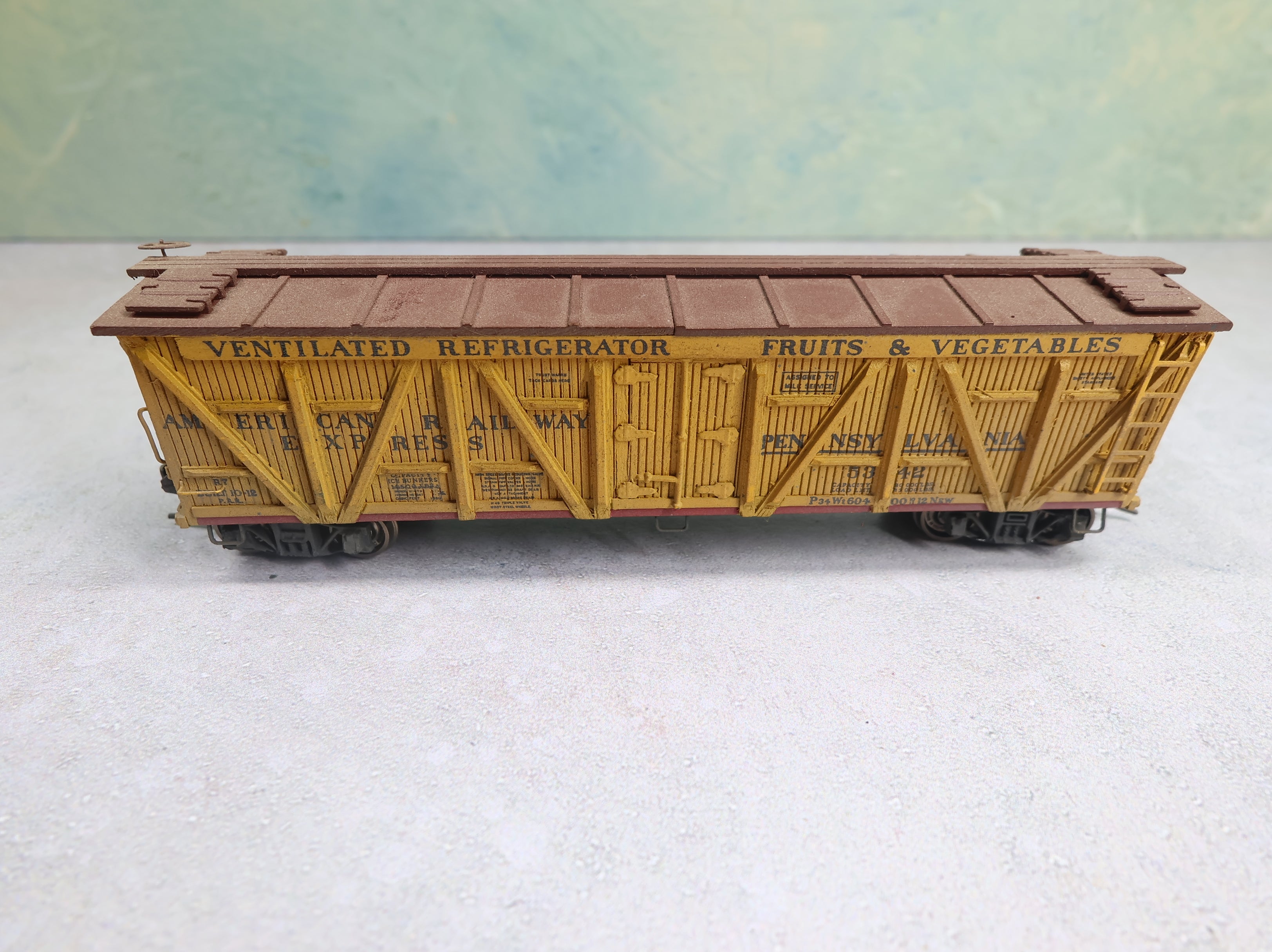 USED Ambroid HO Scale Outside Braced Reefer Pennsylvania #5342 Wood Built Kit Weathered