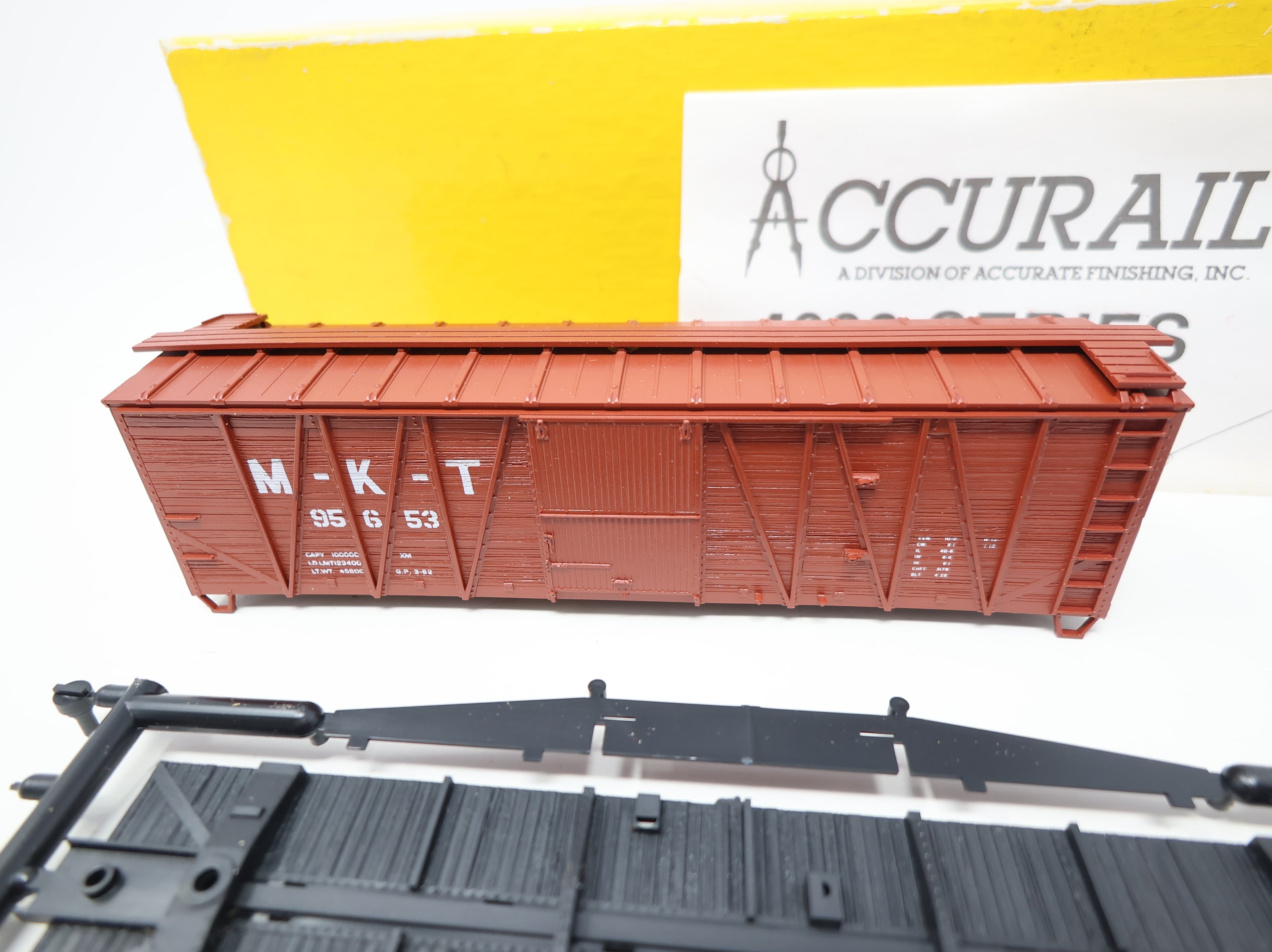 USED Accurail 4203 HO Scale 40' Steel Box Car Missouri-Kansas-Texas MKT #95653 KIT