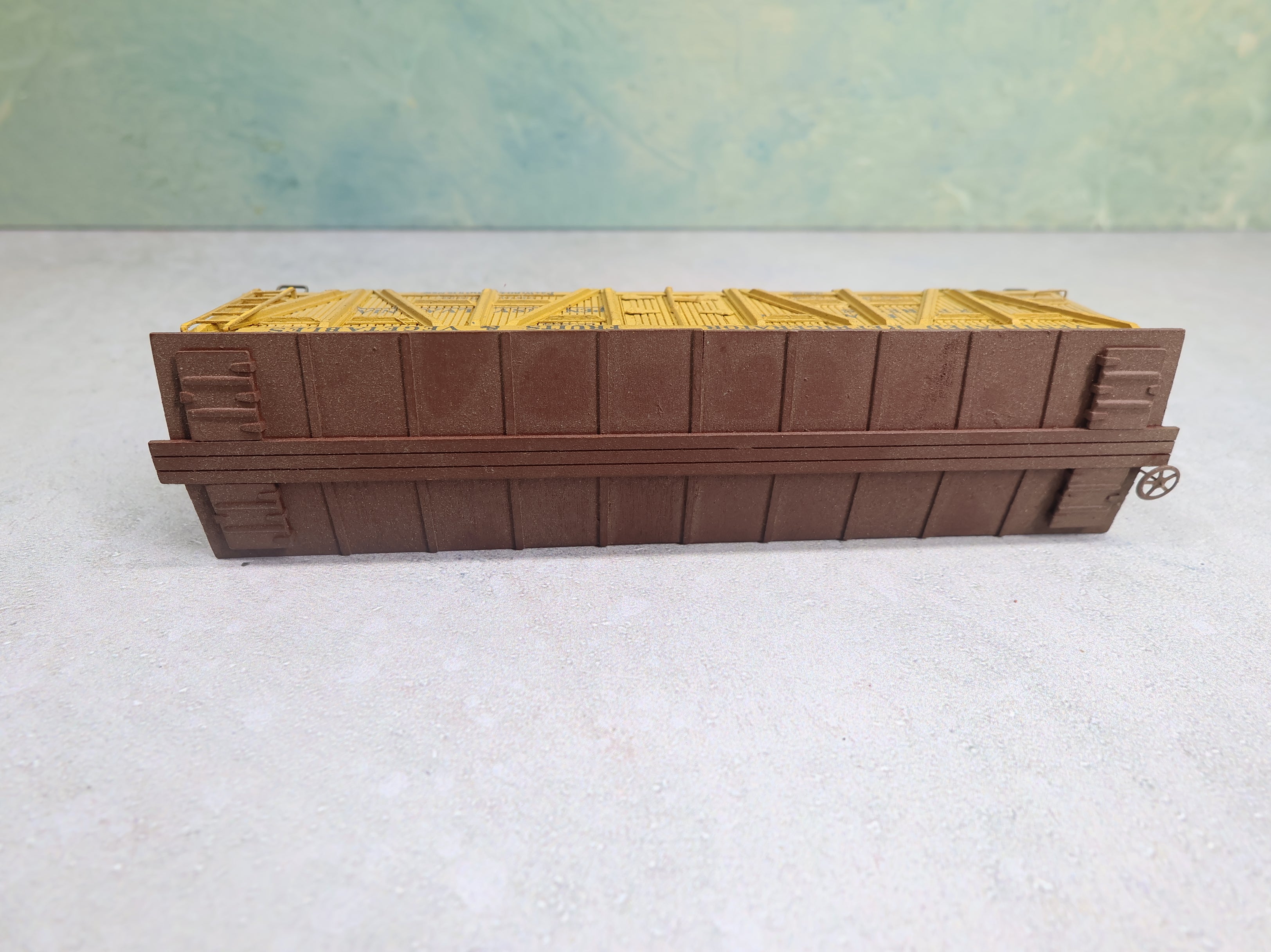 USED Ambroid HO Scale Outside Braced Reefer Pennsylvania #5342 Wood Built Kit Weathered