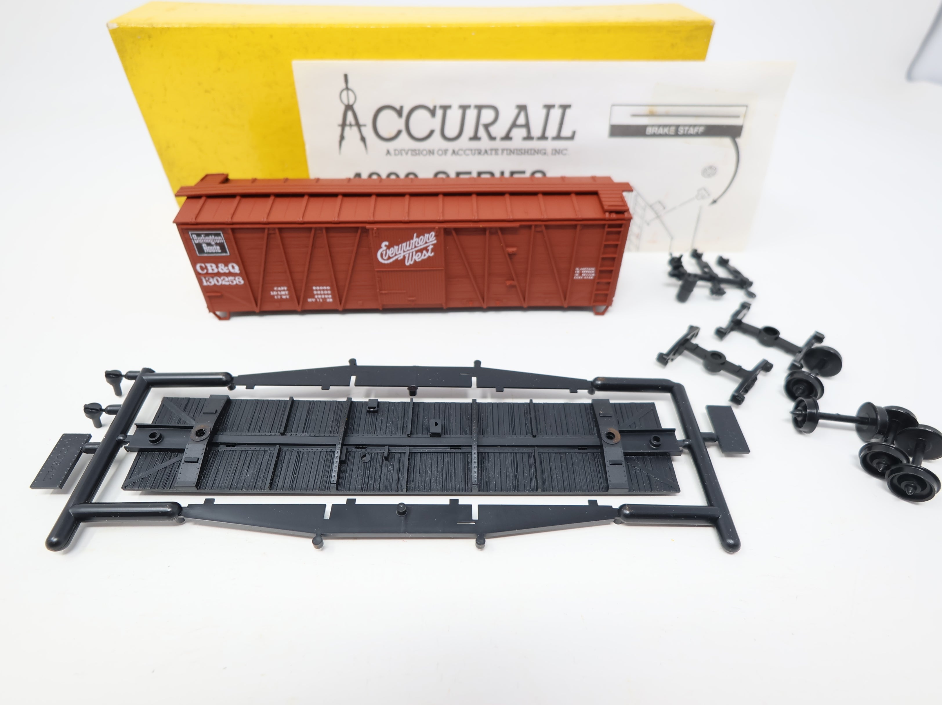 USED Accurail 4002 HO Scale 40' Box Car Wood Ends Chicago, Burlington and Quincy CB&Q #130258 KIT