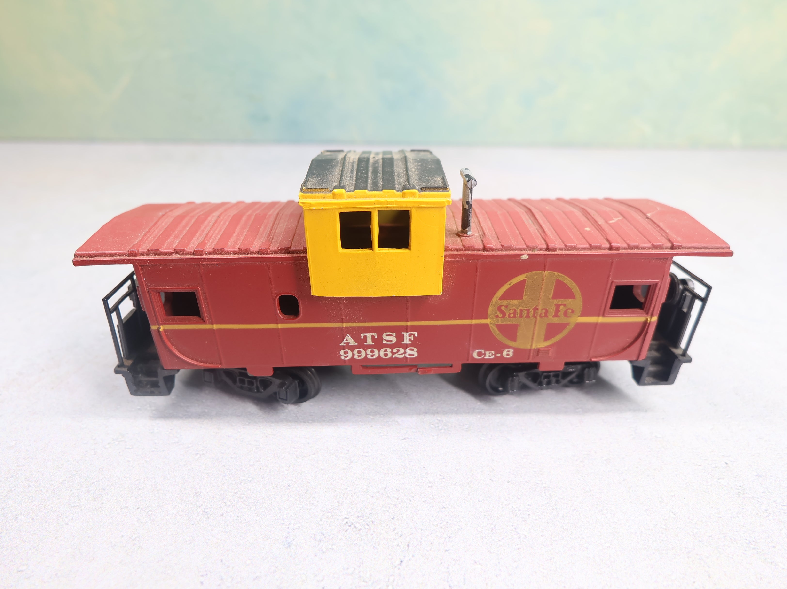 USED Bachmann HO Scale Caboose Santa Fe ATSF #999628