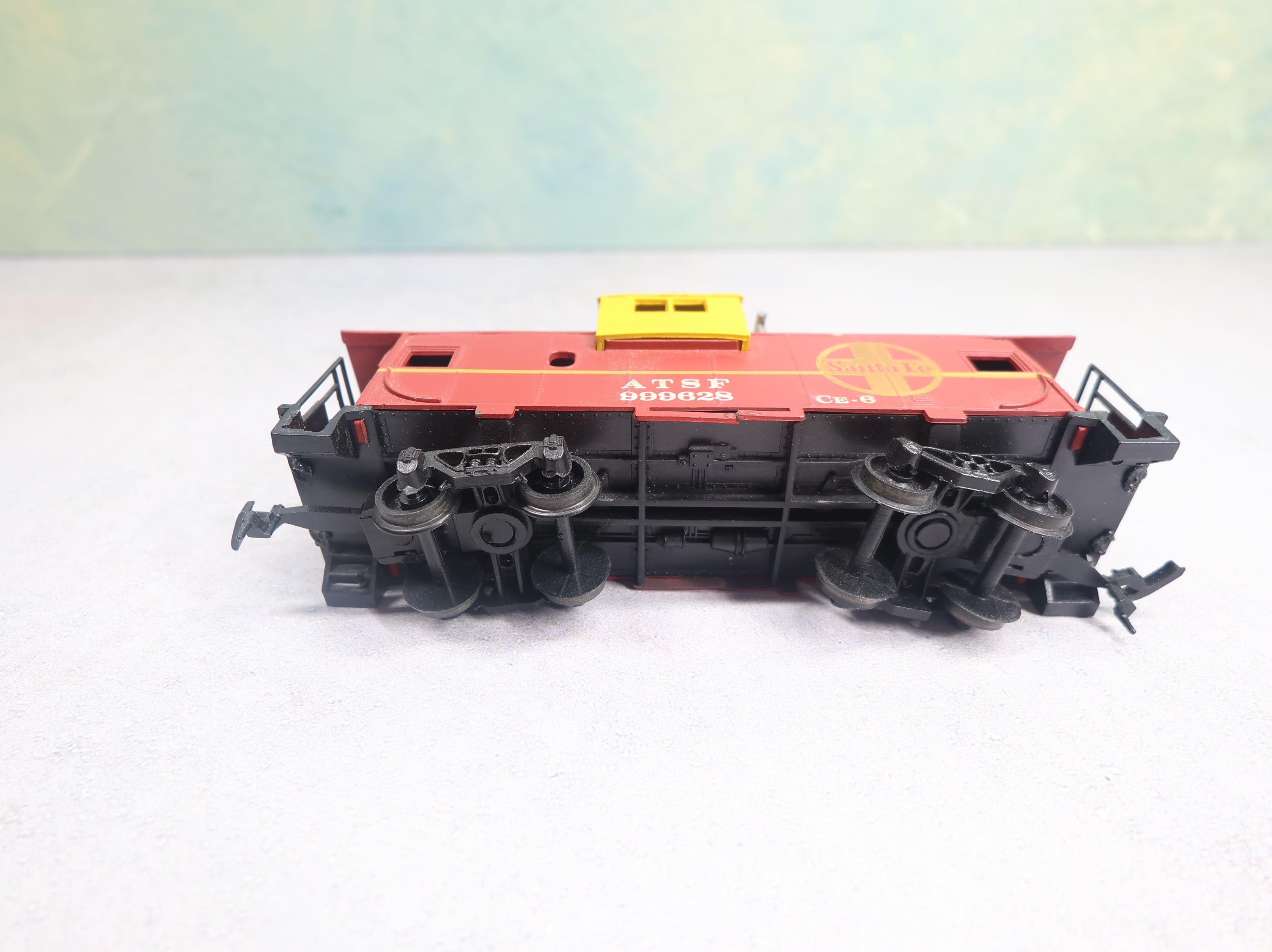 USED Bachmann HO Scale Caboose Santa Fe ATSF #999628