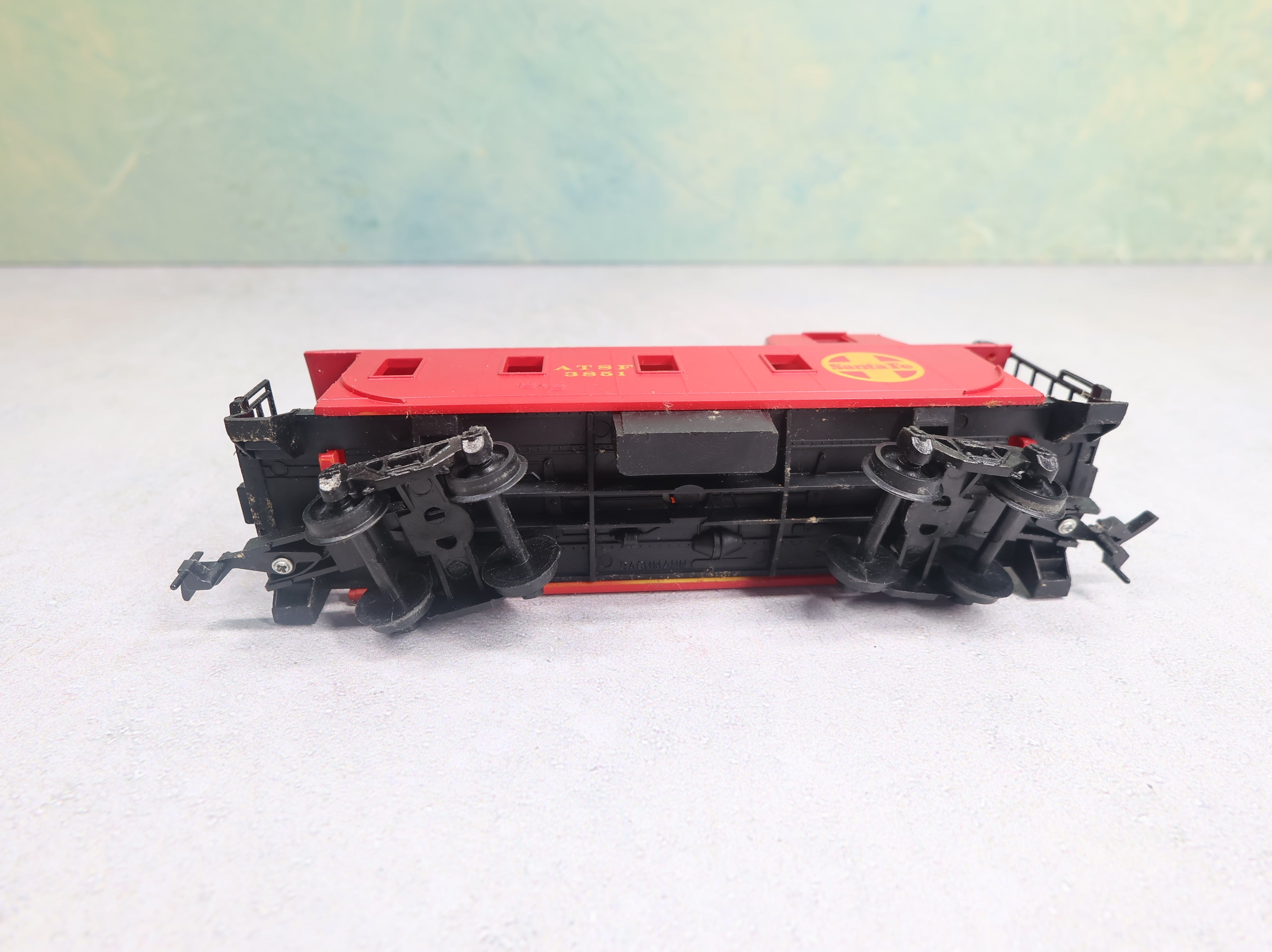 USED Bachmann HO Scale Caboose Santa Fe ATSF #3851