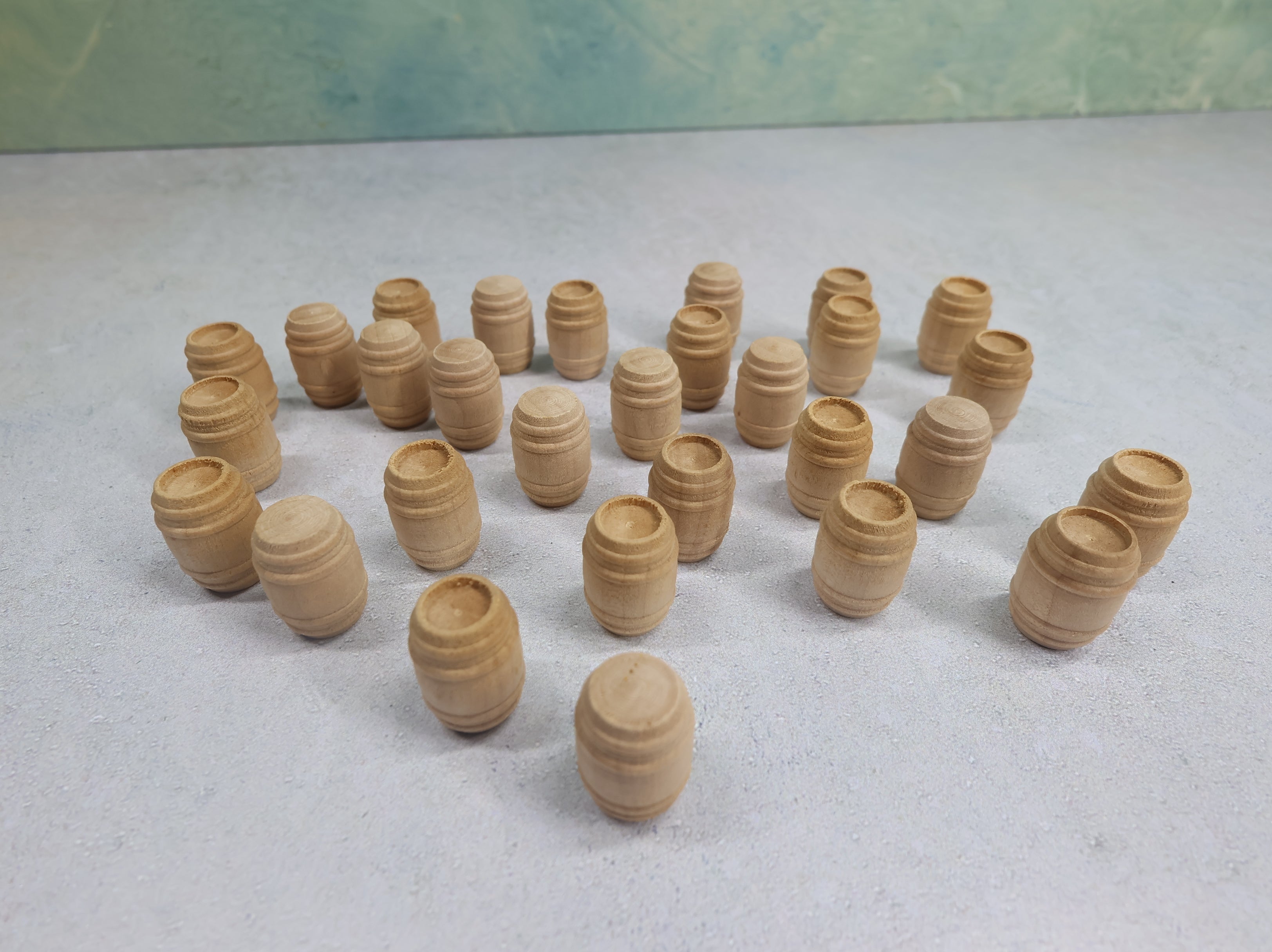 USED HO Scale Unpainted Wooden Barrels for Gondolas (29 pcs)