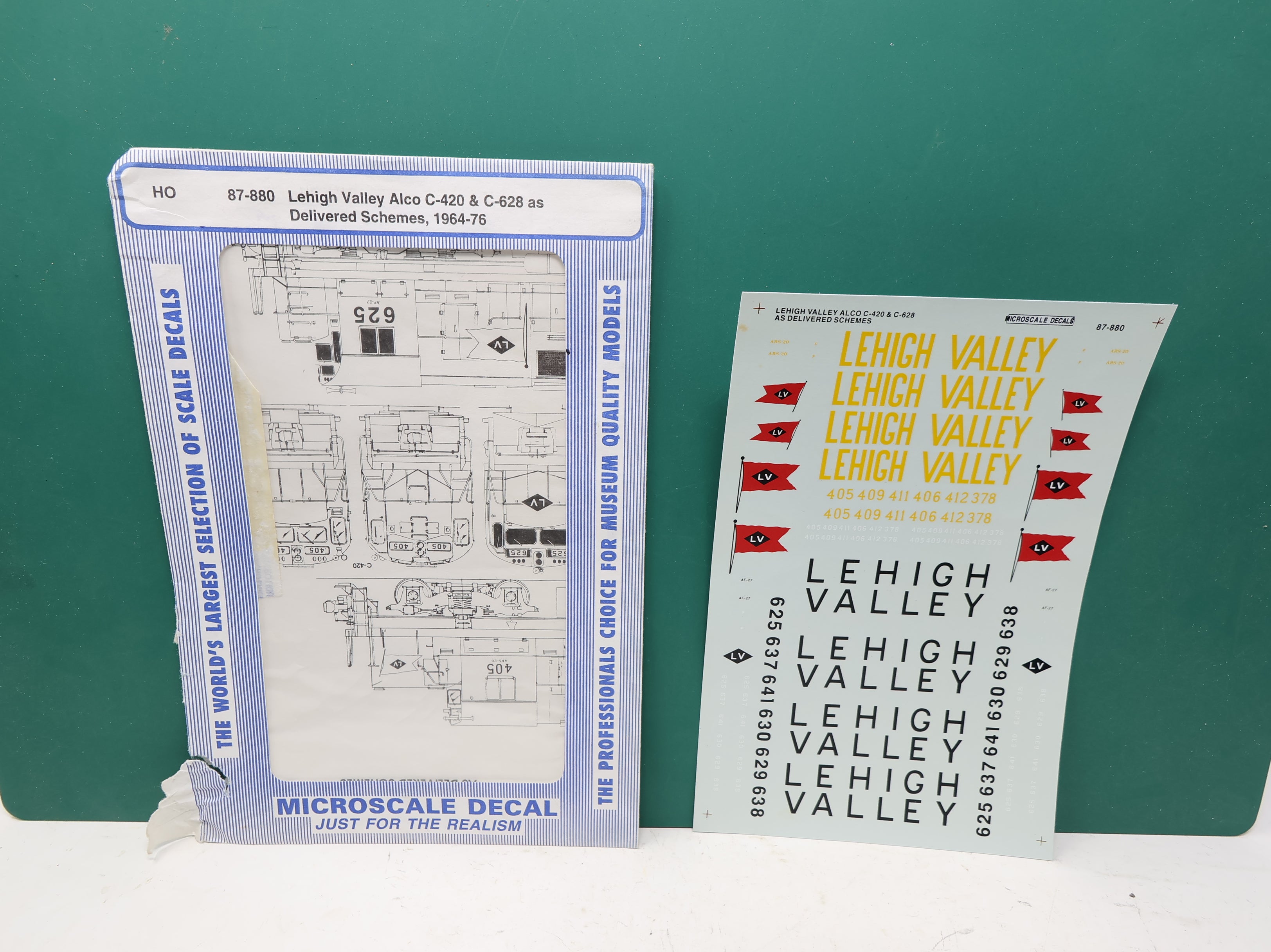 USED MICROSCALE 87-880 HO Scale, Lehigh Valley Alco C-420 & C-628 as Delivered Schemes, 1964-76 Decals (Open Pack)