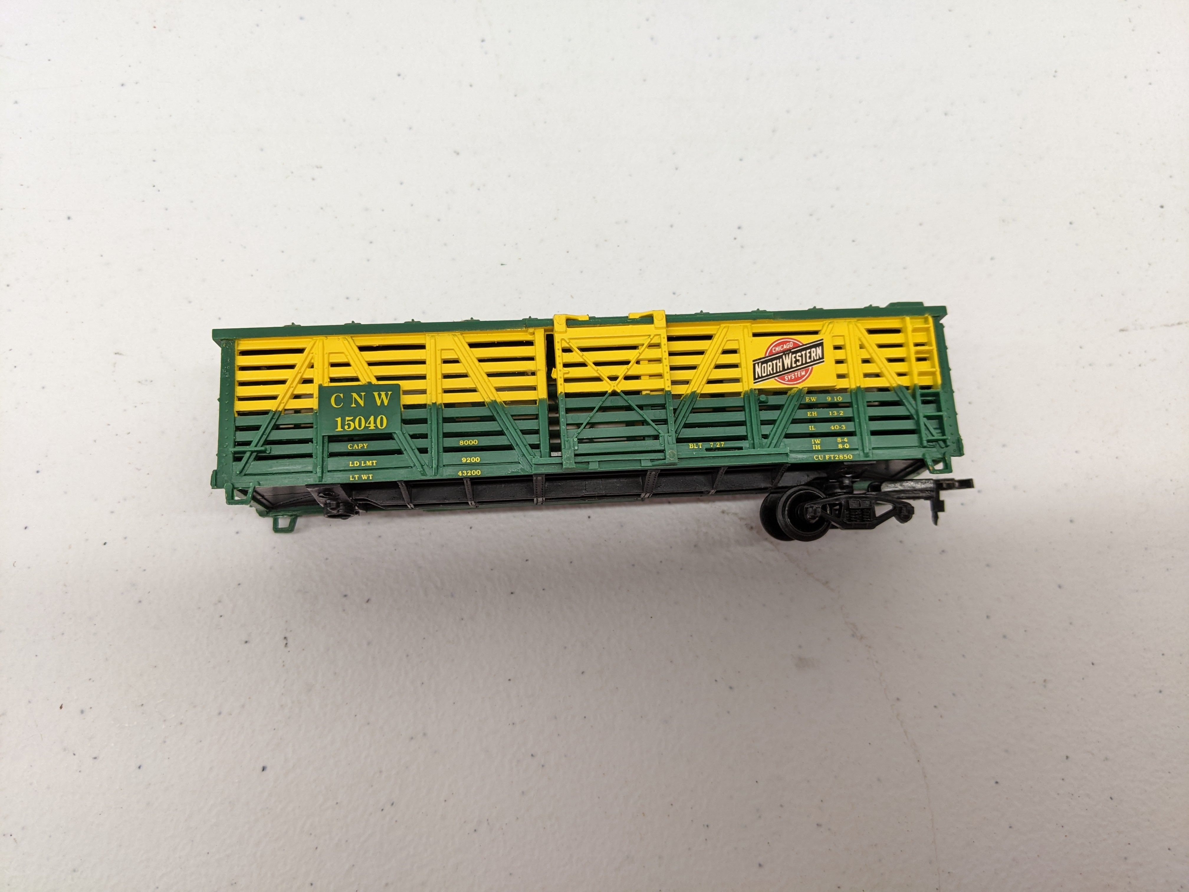 USED Life-Like HO Scale, 40' Stock Car, Chicago and North Western CNW #15040