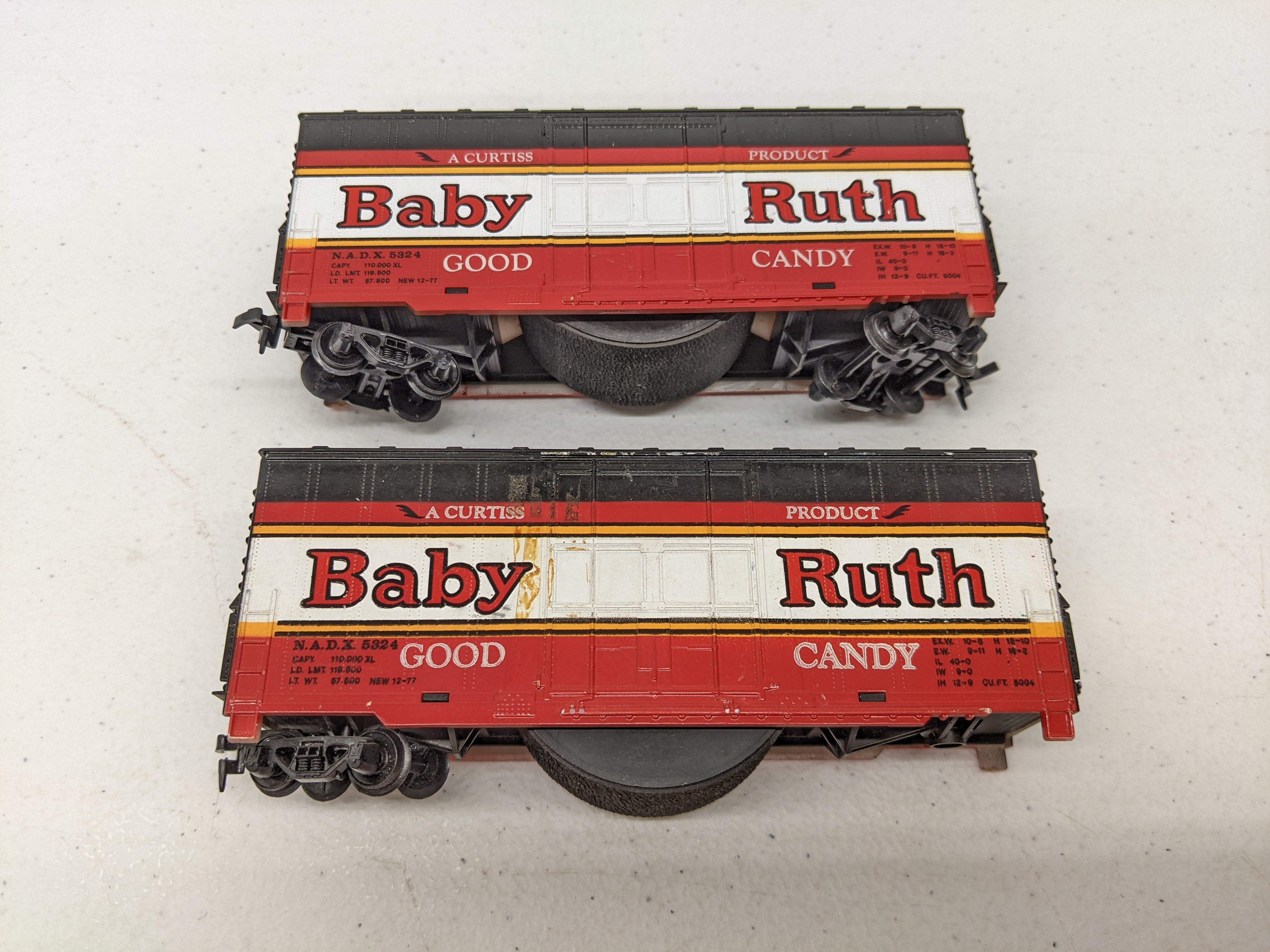 USED Tyco HO Scale, Lot of 2 - 40' High Cube Box Cars, Baby Ruth NADX #5324