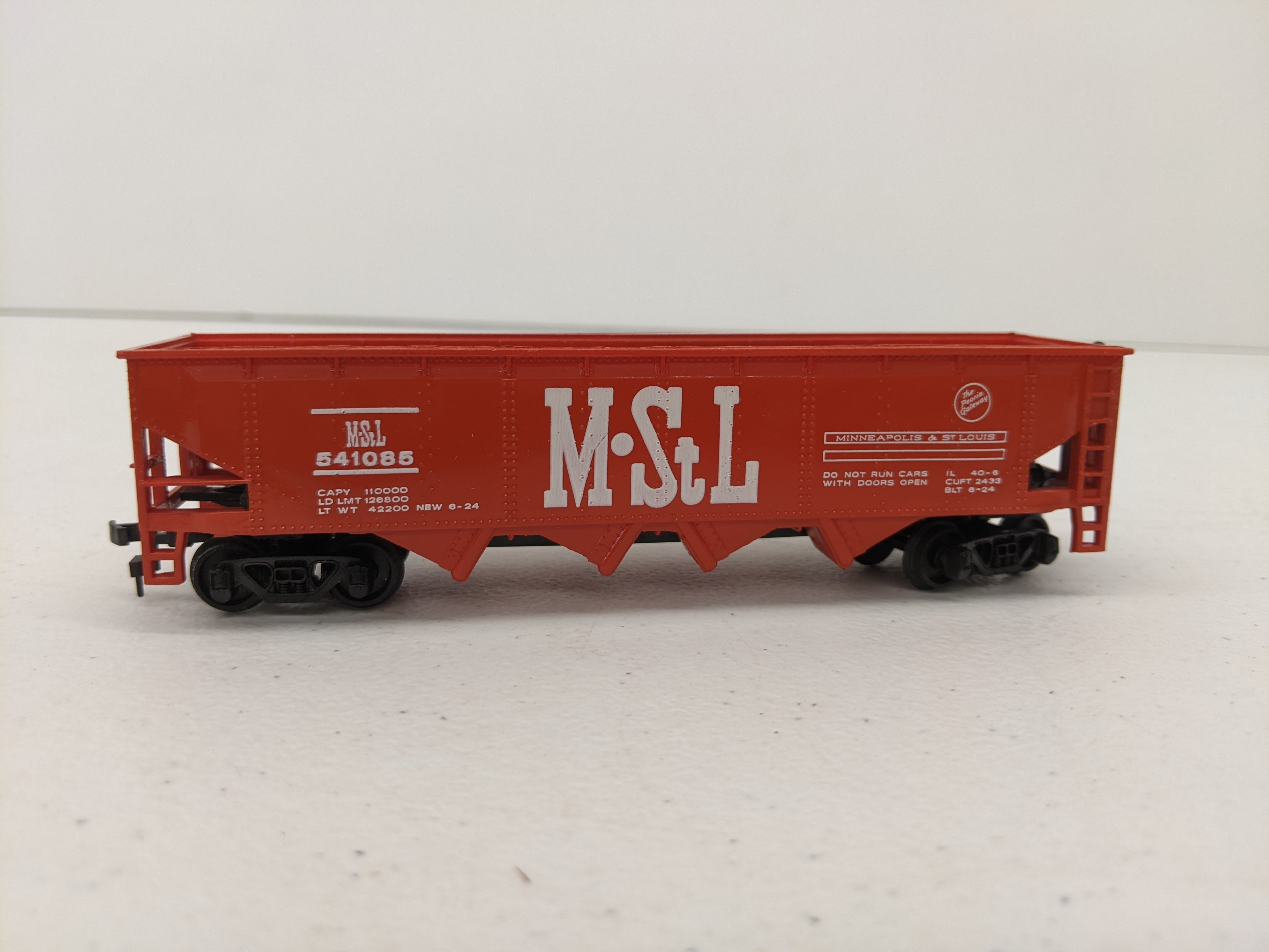 USED Bachmann HO Scale, 42' Open Quad Offset Hopper, Minneapolis & St Louis MSTL #541085