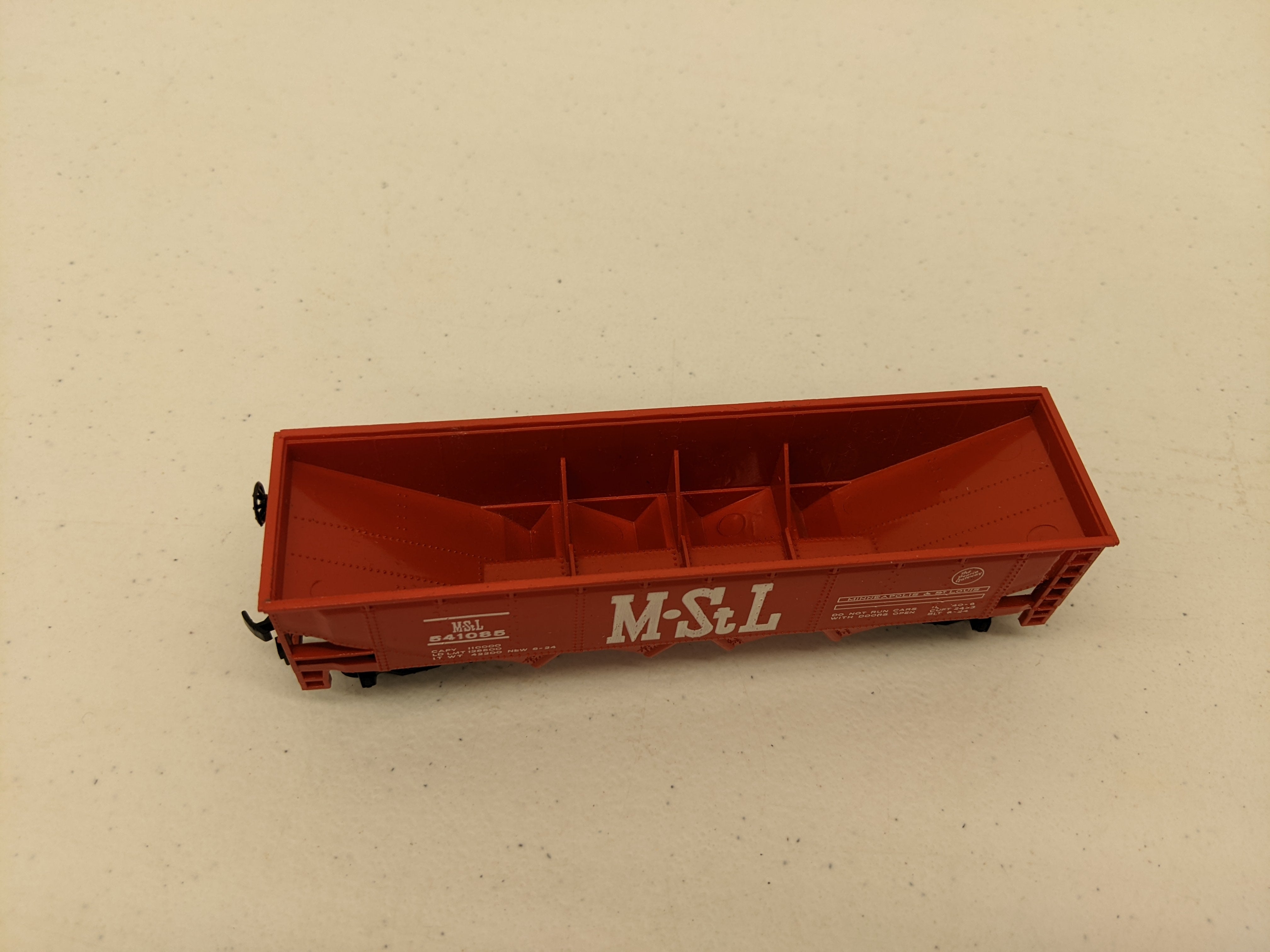 USED Bachmann HO Scale, 42' Open Quad Offset Hopper, Minneapolis & St Louis MSTL #541085