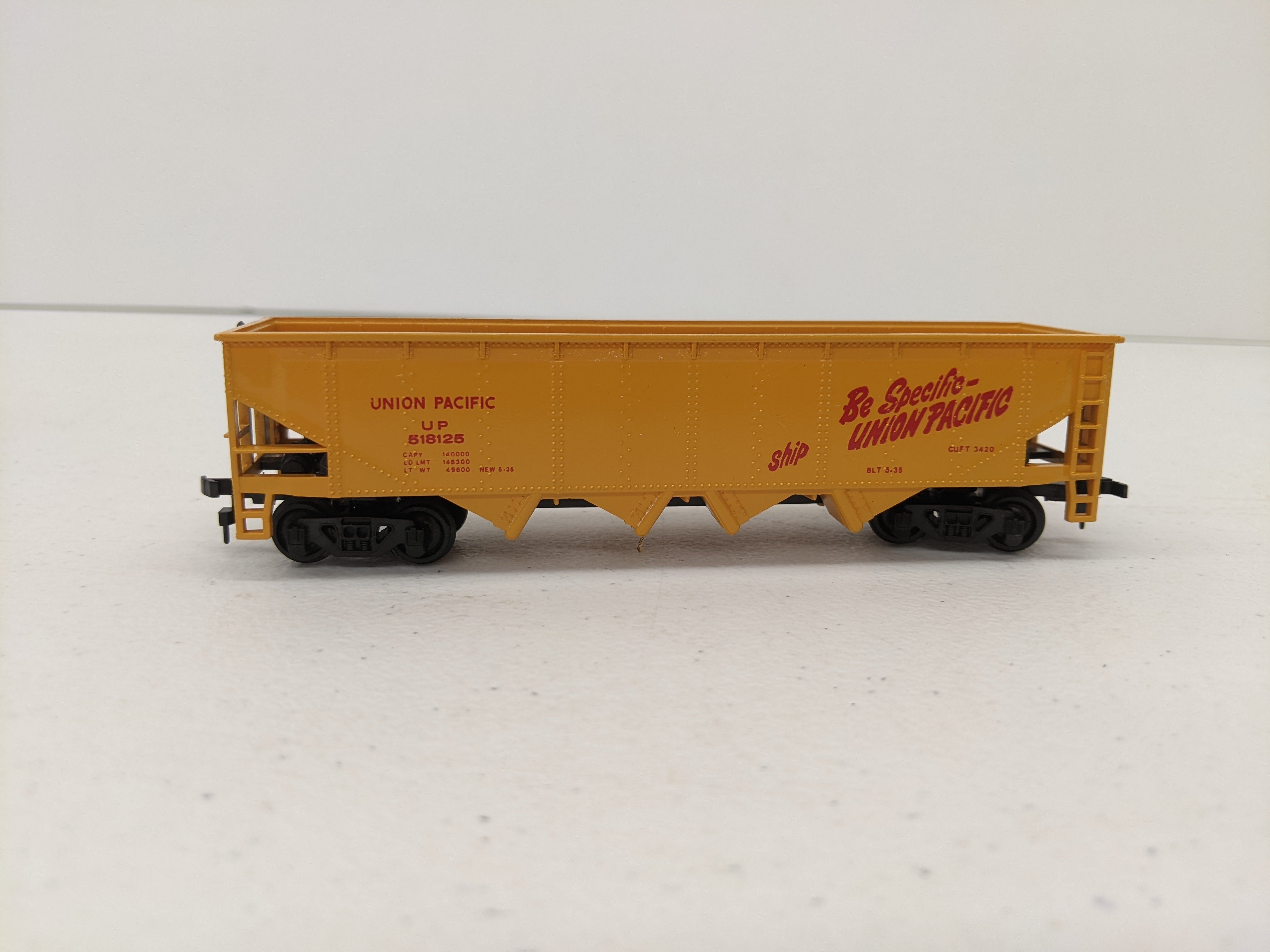 USED Bachmann HO Scale, 42' Open Quad Offset Hopper, Union Pacific UP #518125