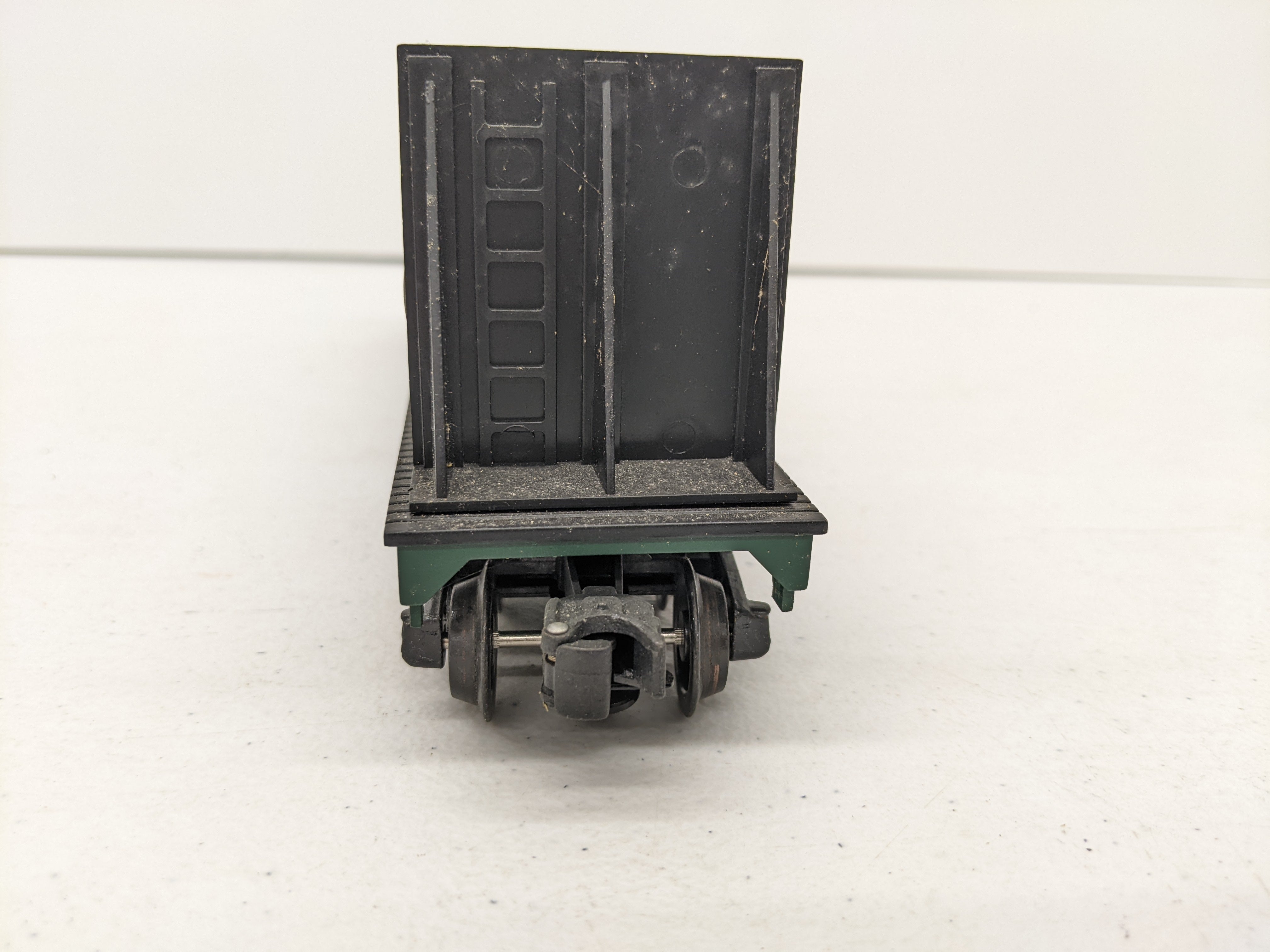 USED K-LINE K691-1934 O Scale, Bulkhead Flat Car with Texaco Tank, Reading RDG #6391939