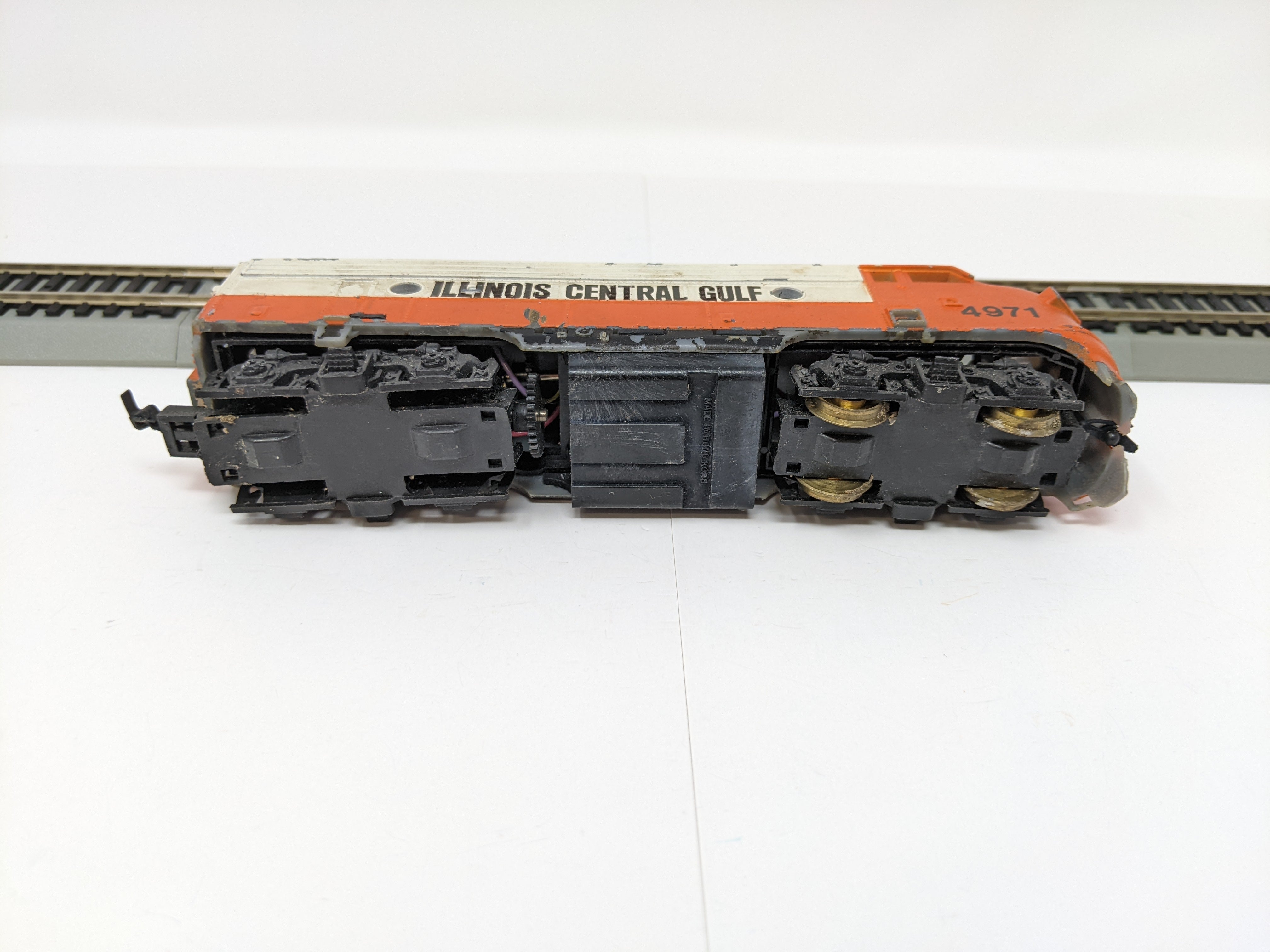 USED Life-Like HO Scale, F7A Diesel Locomotive, Illinois Central Gulf  #4971, Needs Work (DC)