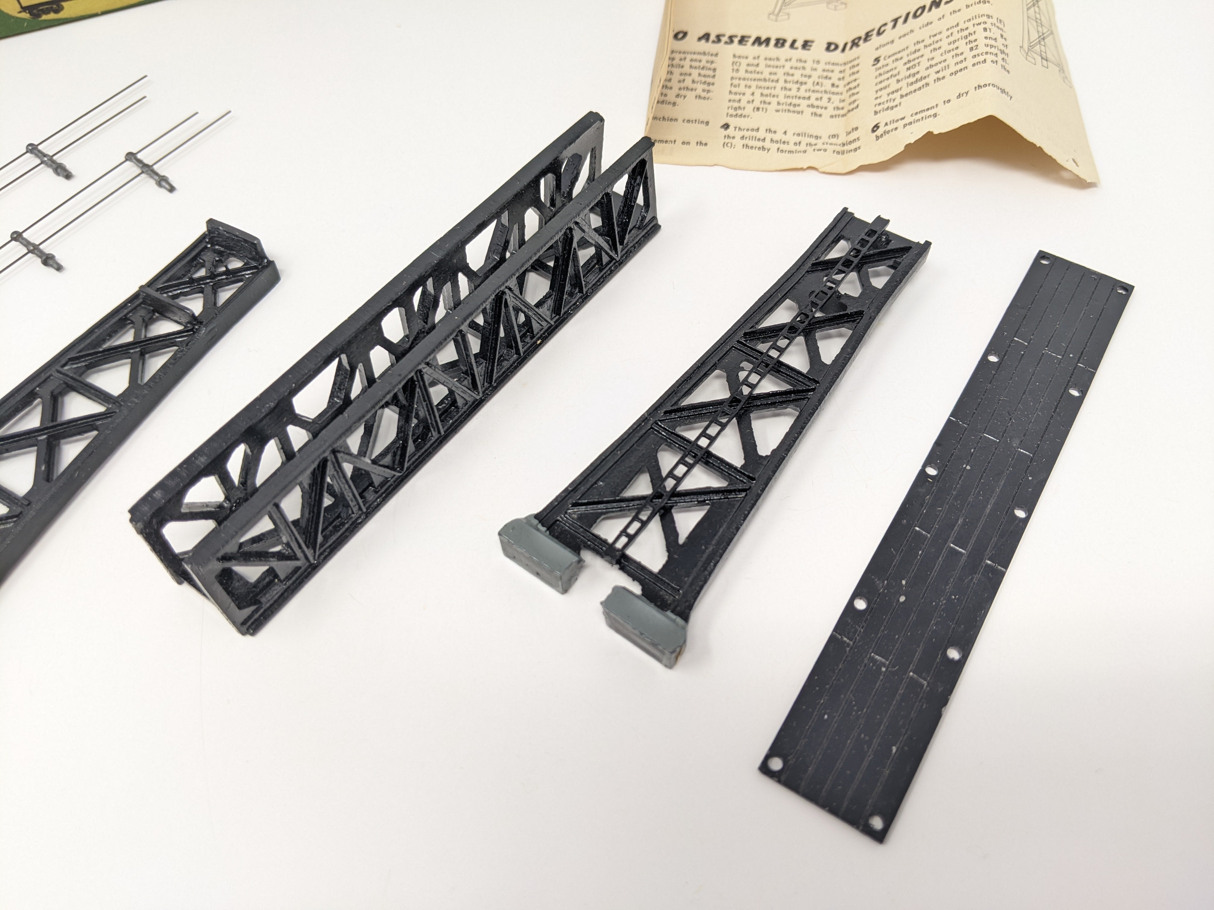 USED Authenticast HO Scale, Signal Bridge, Diecast, Kit