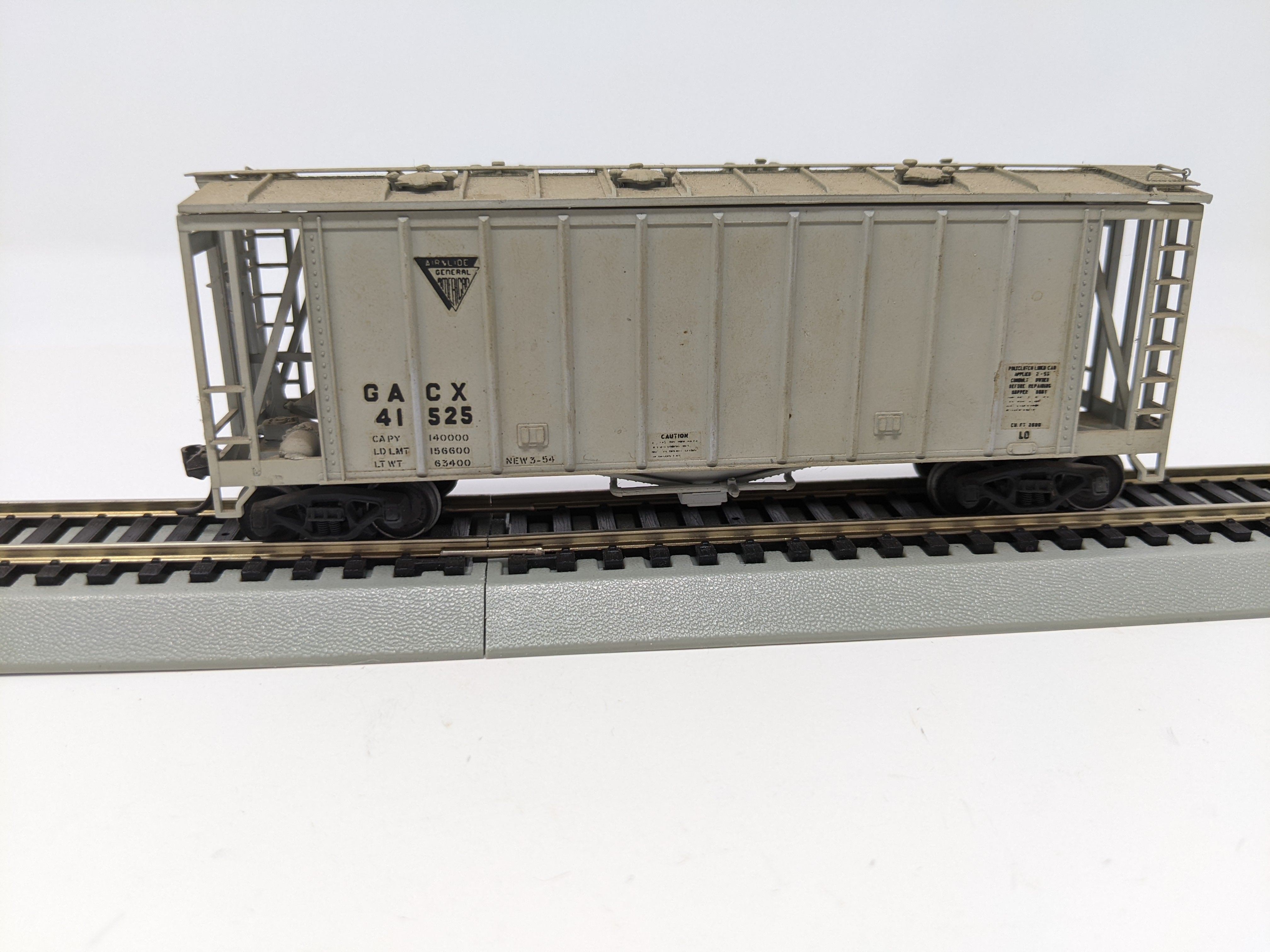 USED HO Scale, 70 Ton Airslide Hopper, General American GACX #41525, Read Description