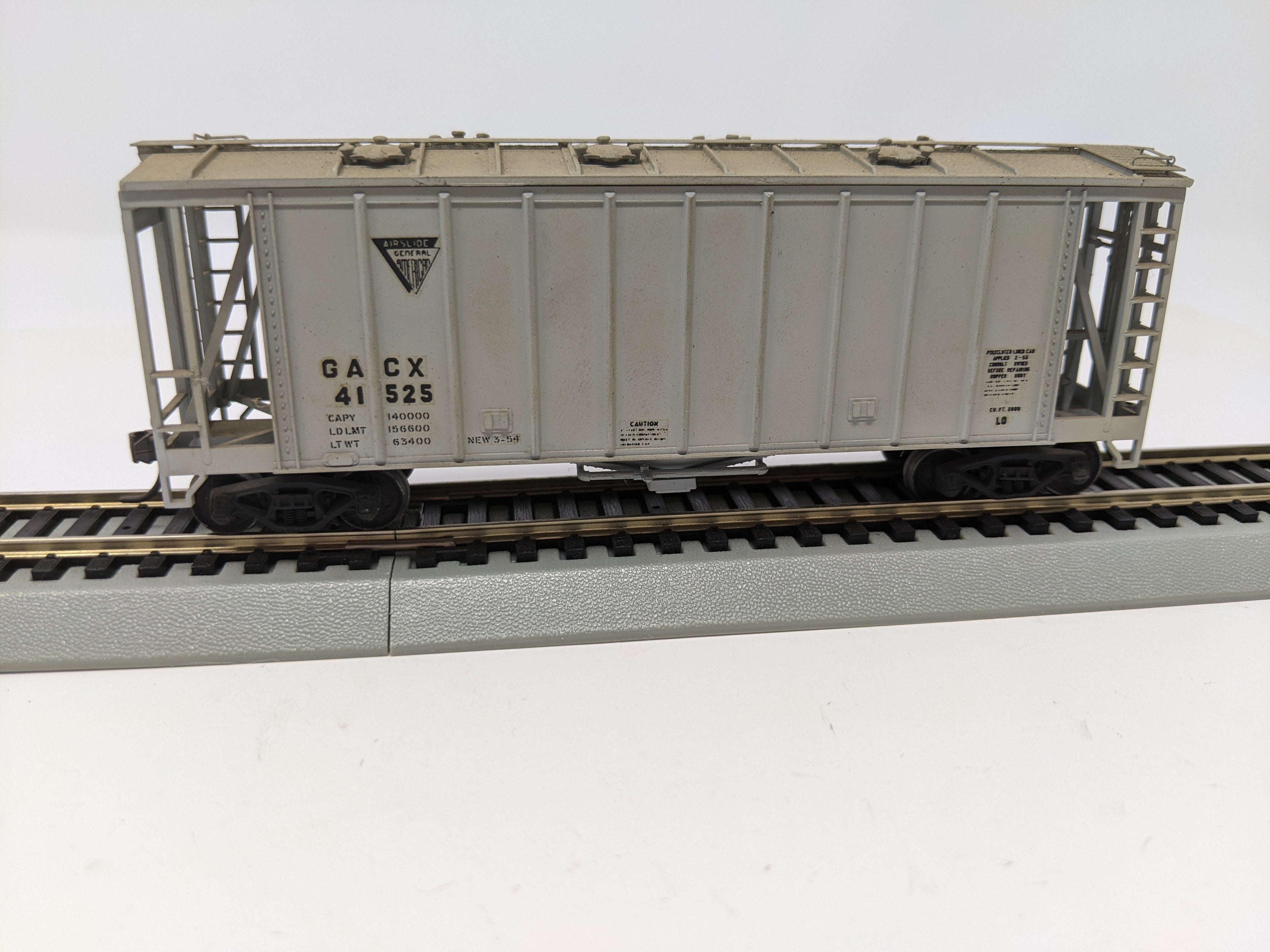 USED HO Scale, 70 Ton Airslide Hopper, General American GACX #41525, Read Description