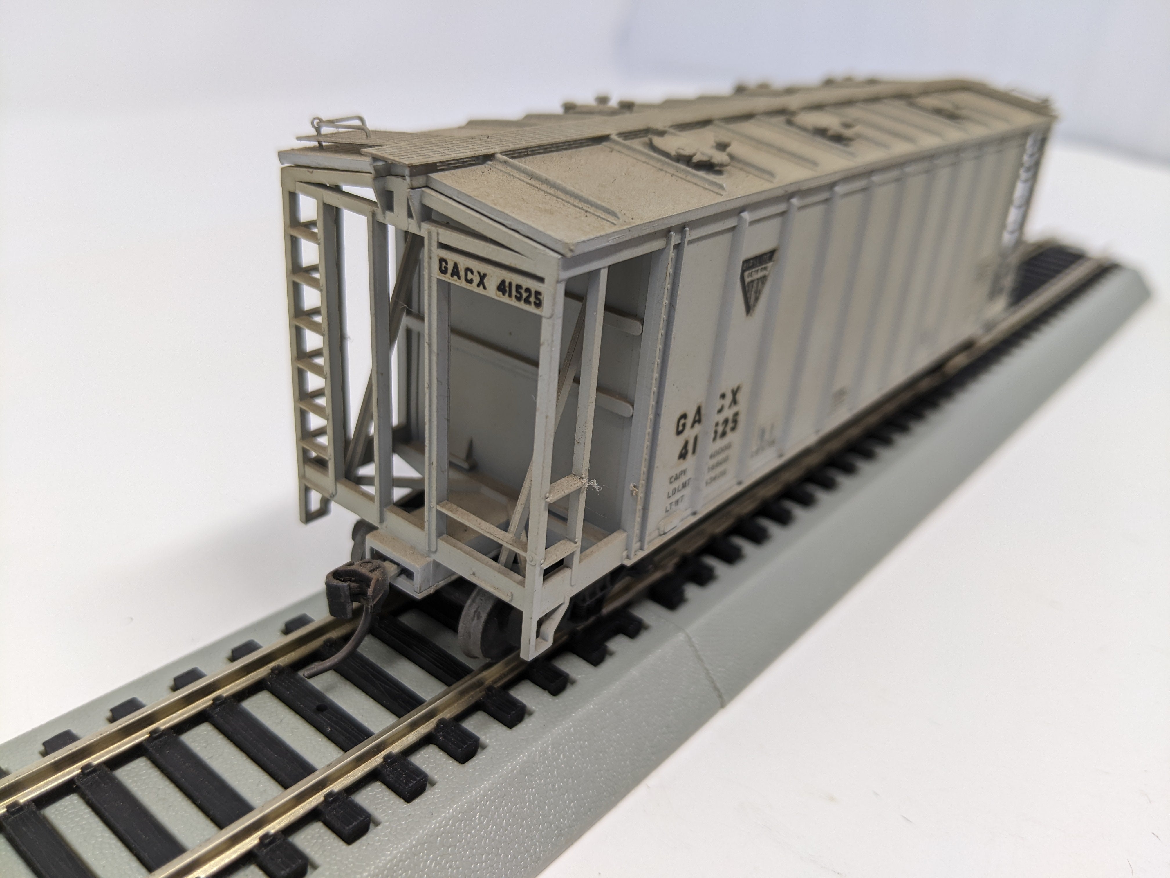 USED HO Scale, 70 Ton Airslide Hopper, General American GACX #41525, Read Description