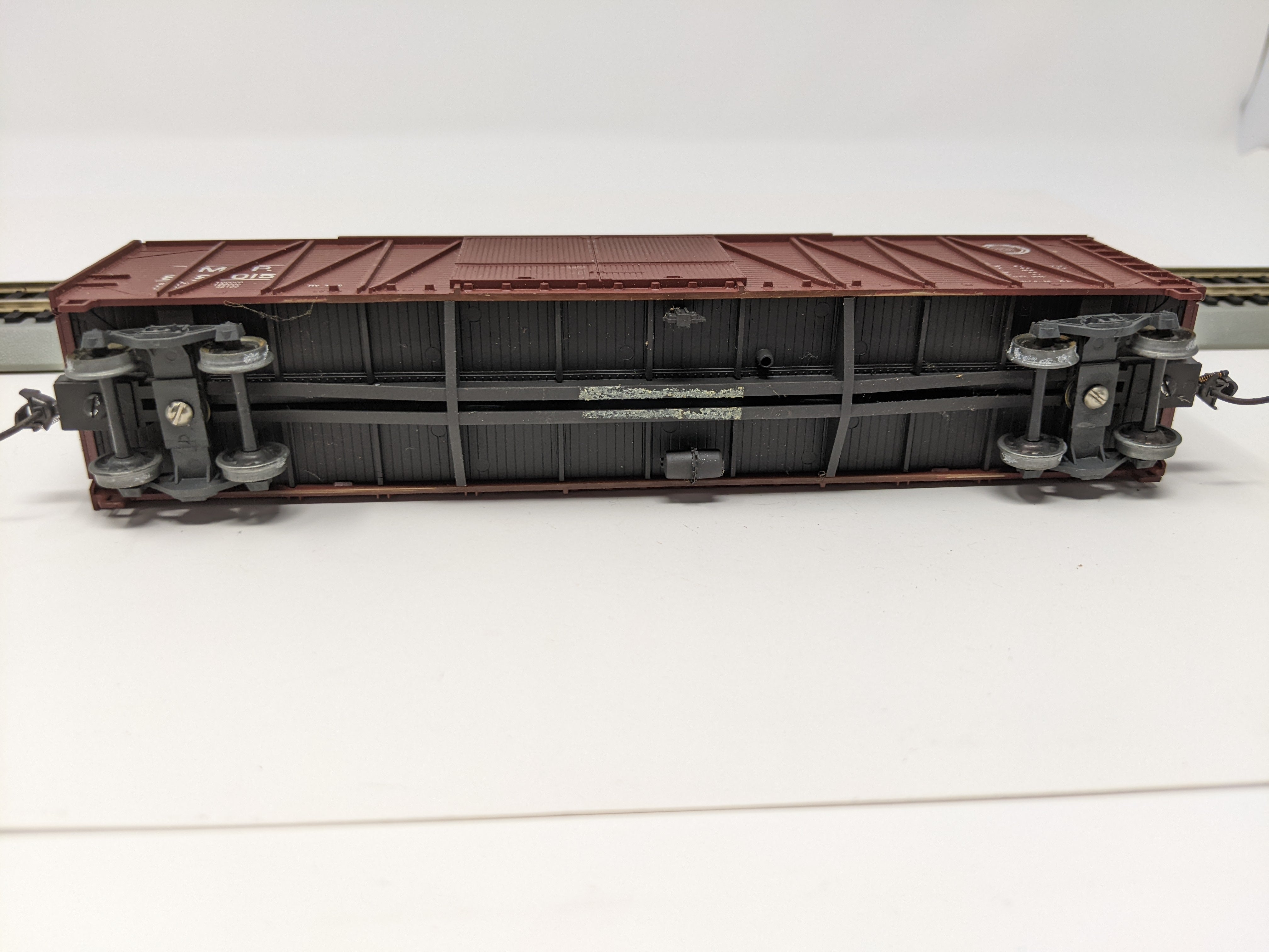 USED Roundhouse HO Scale, 50' Exterior Brace Box Car, Missouri Pacific MP #89015, Read Description