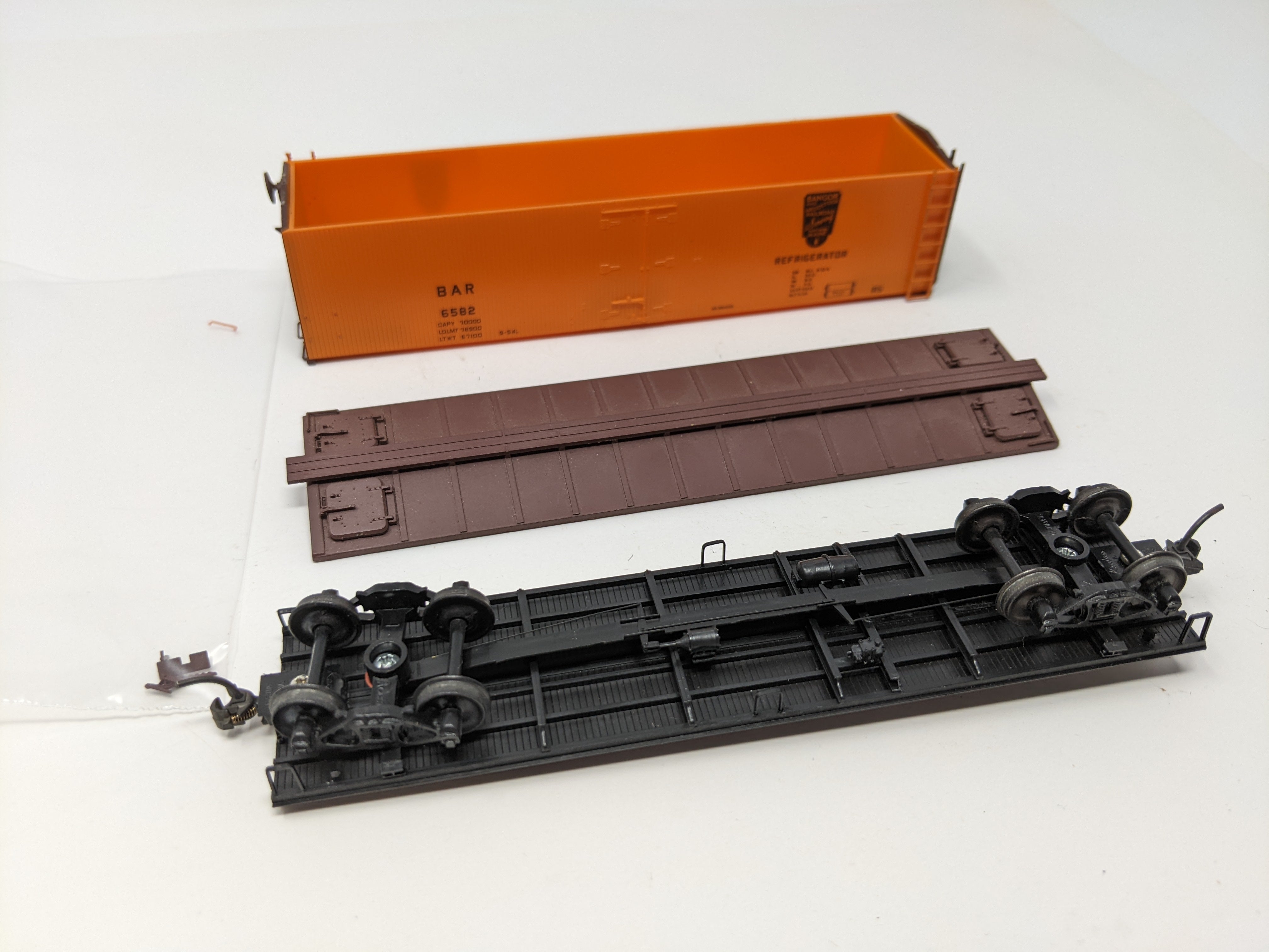 USED Red Caboose HO Scale, 41' Wooden Reefer Box Car, Bangor and Aroostook BAR #6582, Read Description