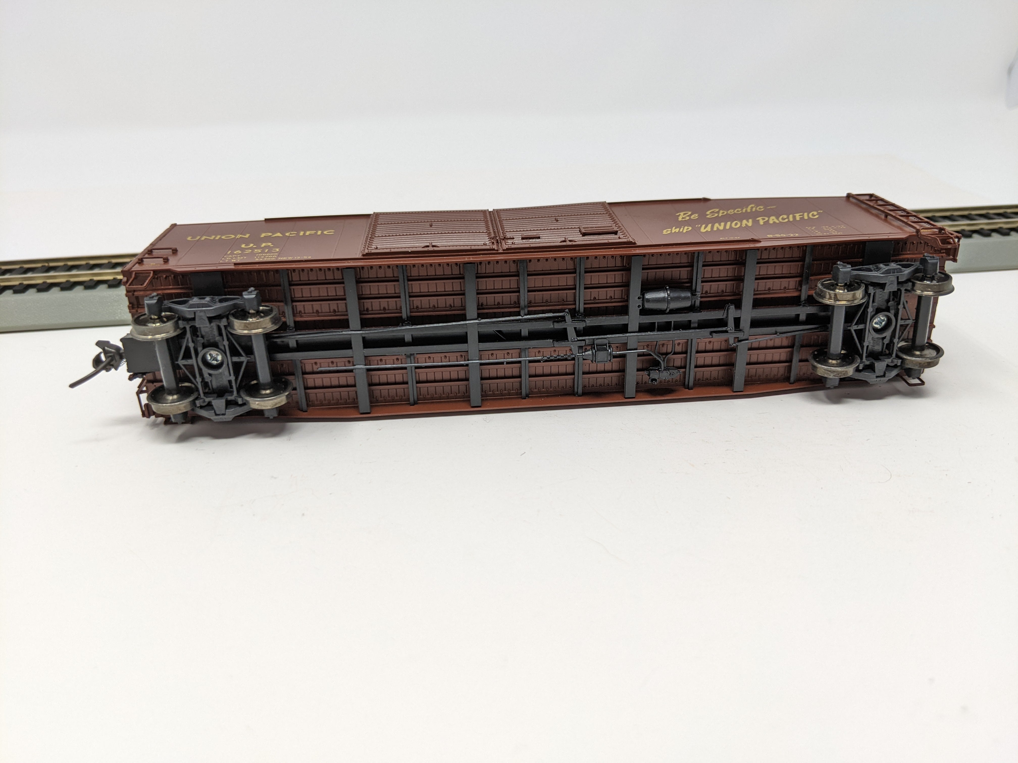 USED HO Scale, 50' Double Door Steel Box Car, Union Pacific UP #162513, Read Description