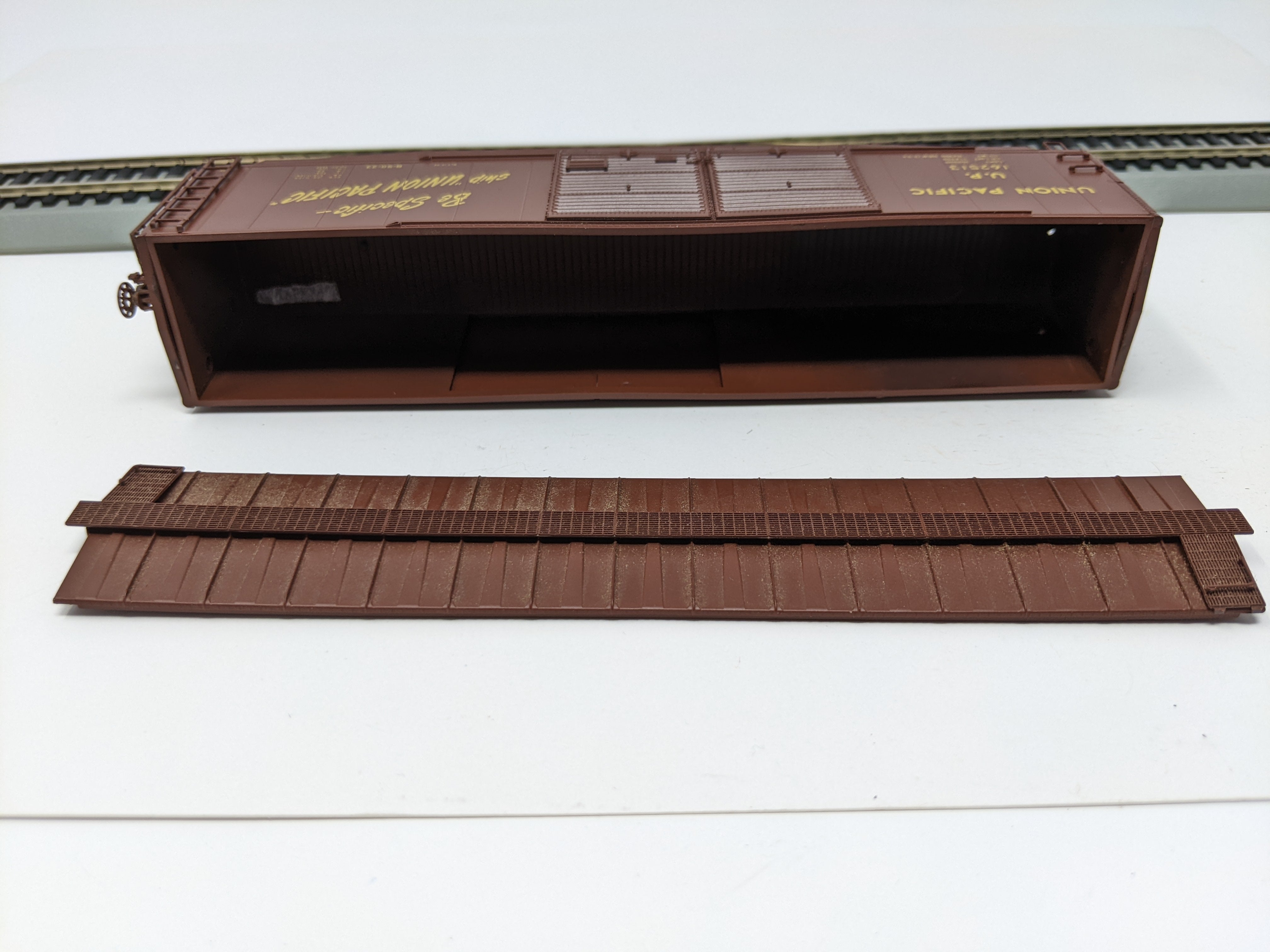 USED HO Scale, 50' Double Door Steel Box Car, Union Pacific UP #162513, Read Description