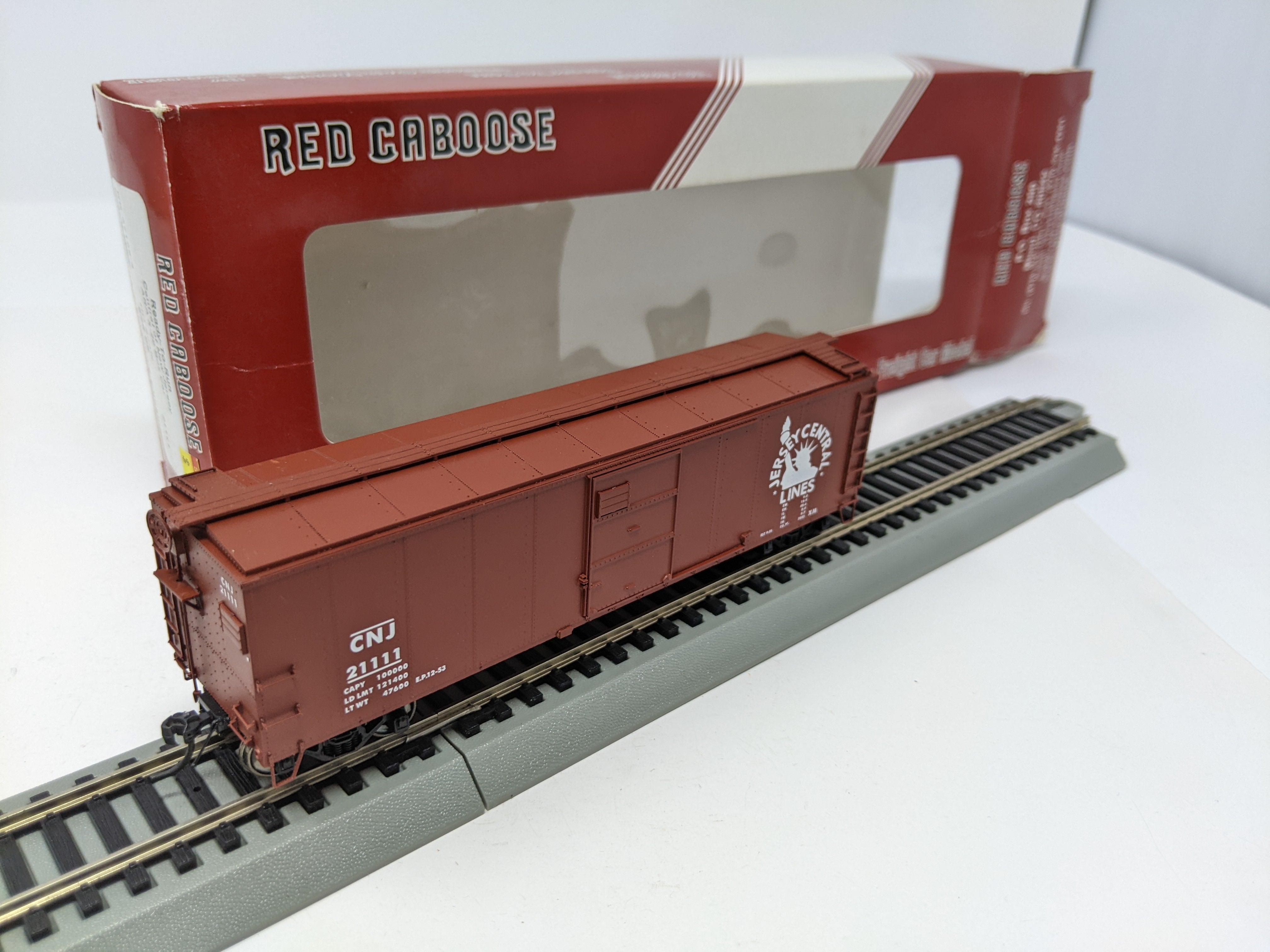 USED Red Caboose HO Scale, ARA X-29 Box Car, Jersey Central Lines CNJ #21111, Read Description
