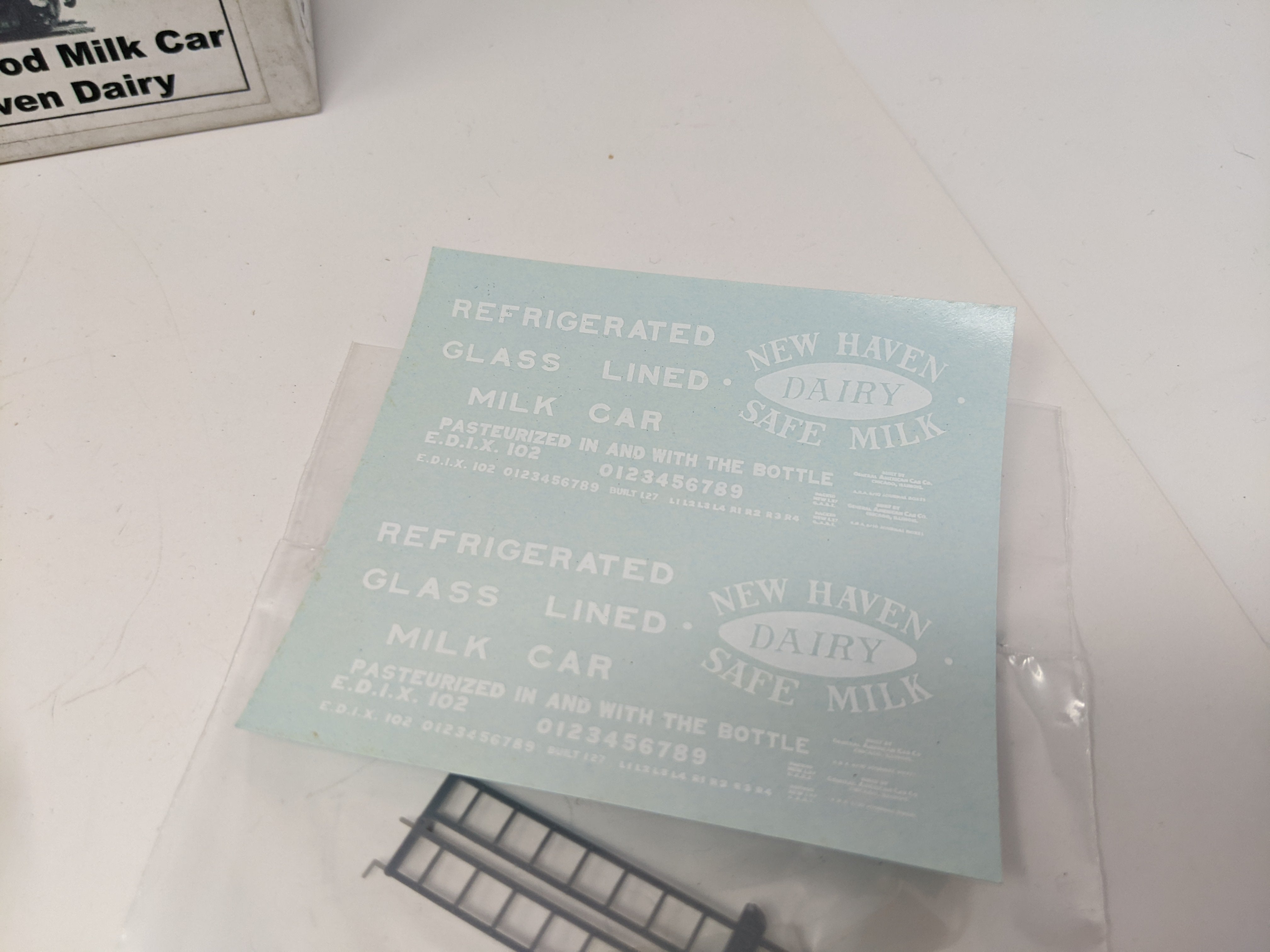 USED Funaro & Camerlengo HO Scale, 1043 40' Wood Milk Car - New Haven Dairy Decals (KIT)