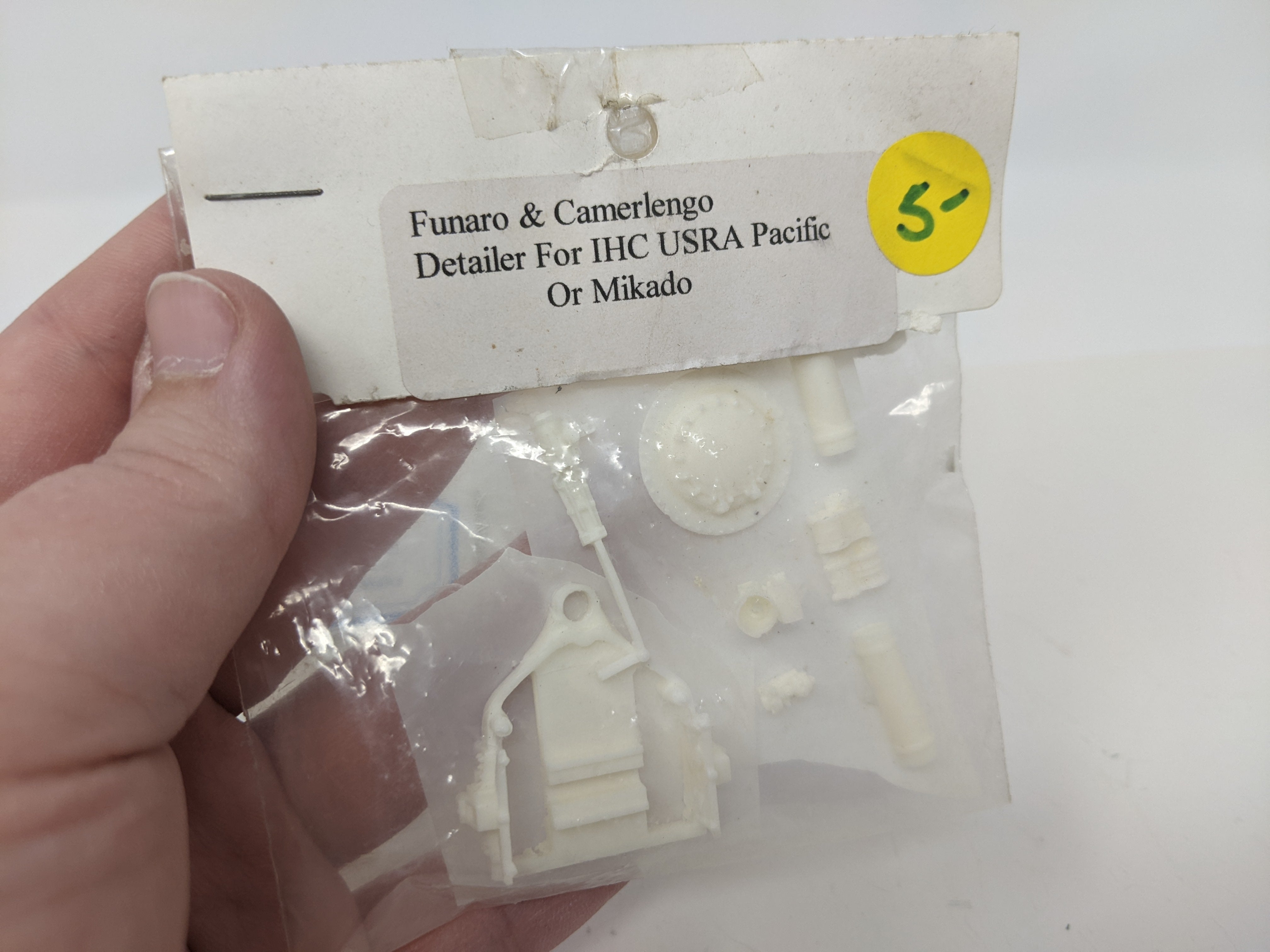 USED Funaro & Camerlengo HO Scale, Lot of 2 Resin Detail Parts