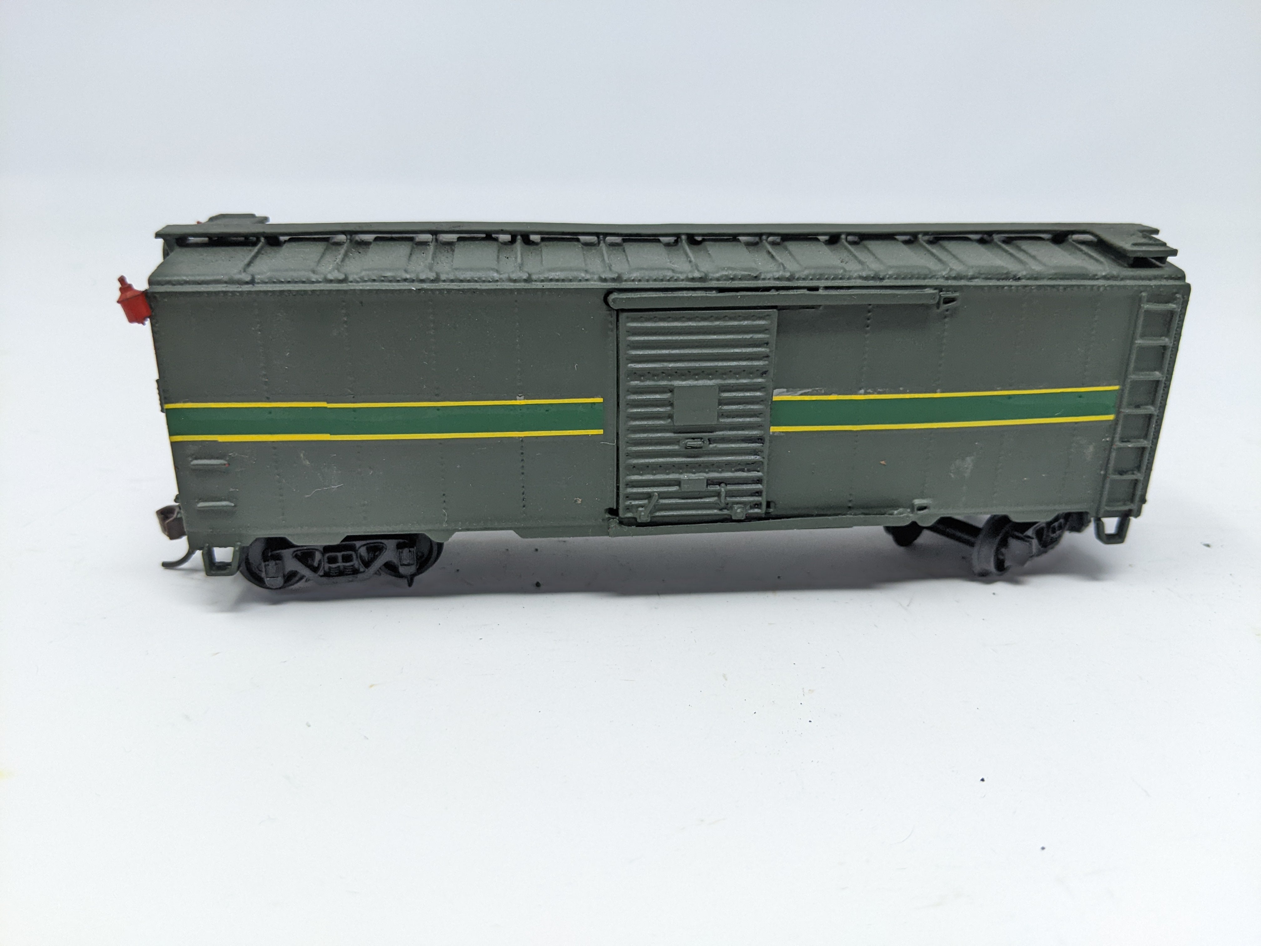 USED AHM HO Scale, Custom Undecorated Box Car (Reading Scheme)