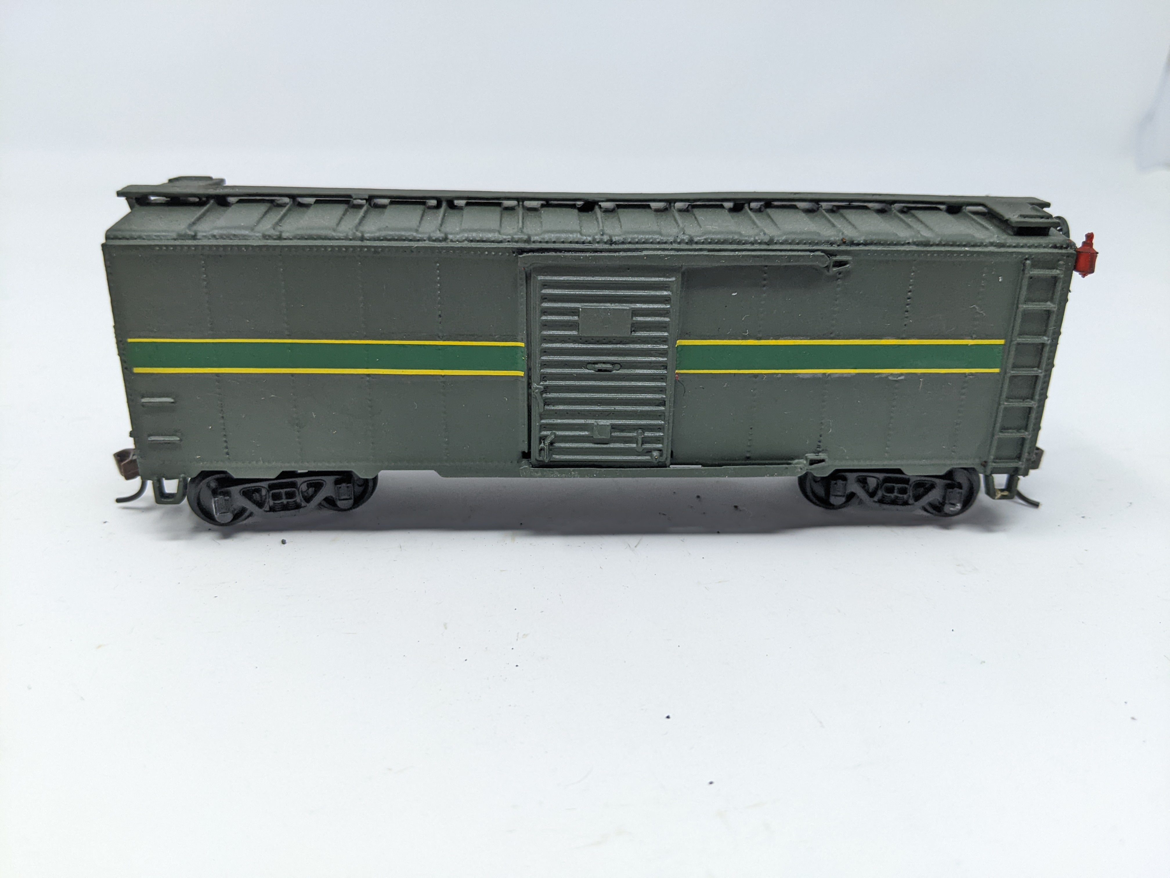 USED AHM HO Scale, Custom Undecorated Box Car (Reading Scheme)